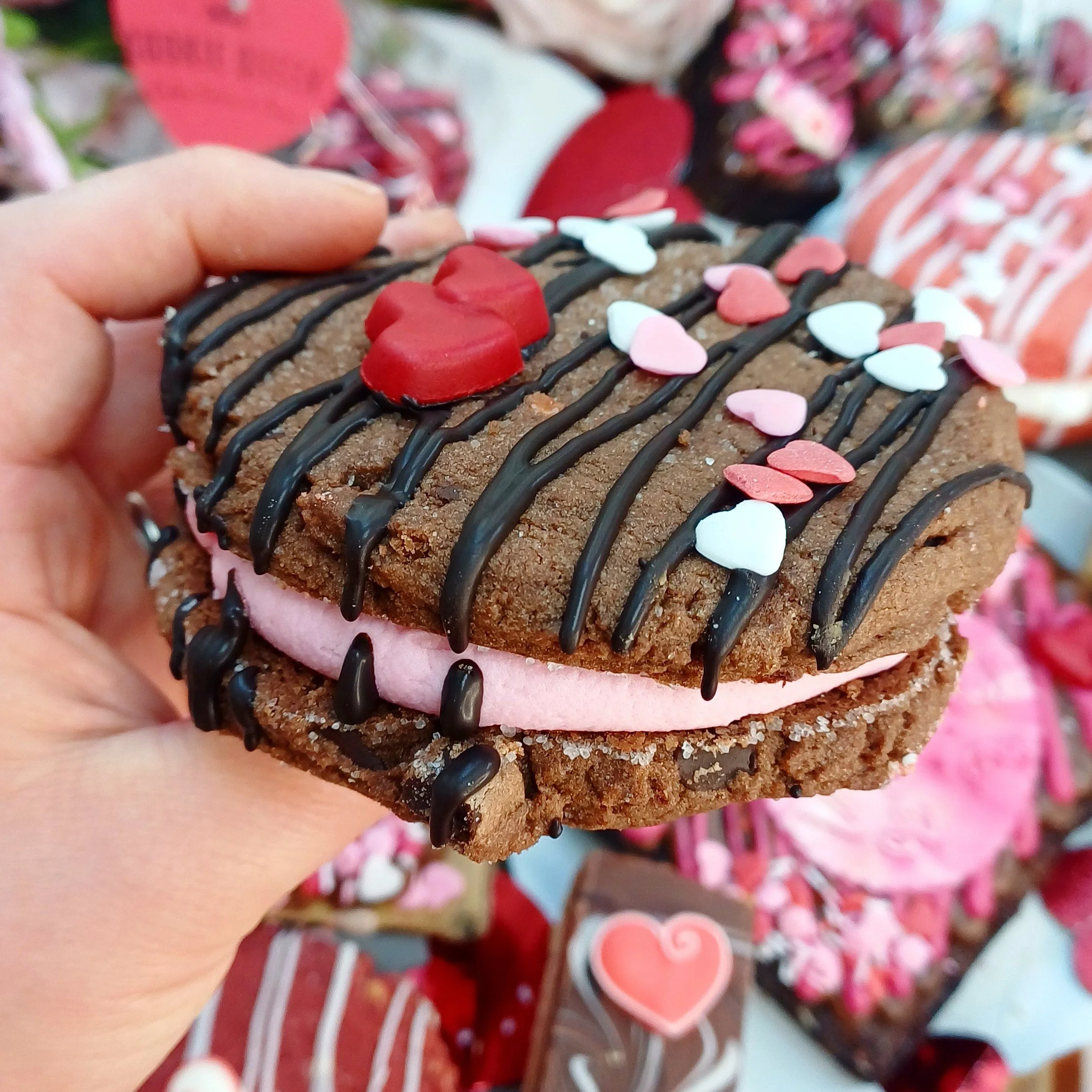 VG Chocolate & strawberry cookie sandwich limited valentines edition (2).jpg (Copy)
