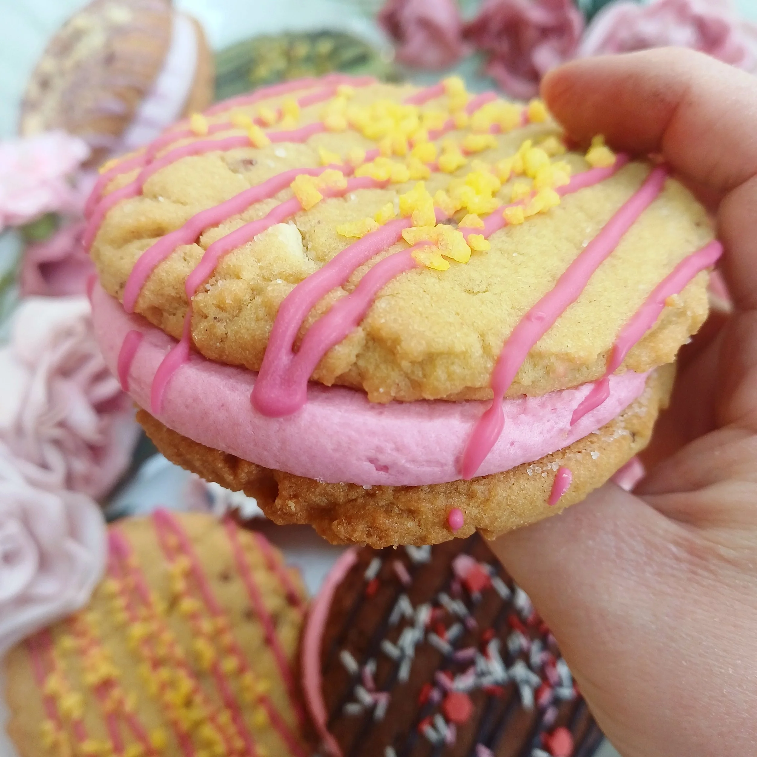 Raspberry Lemonade Cookie Sandwich