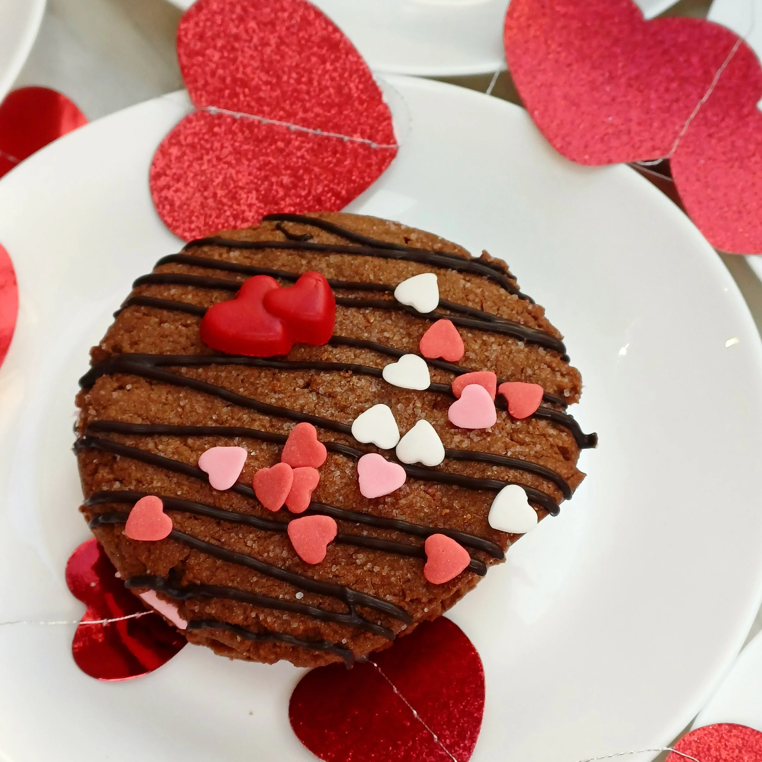 VG Chocolate & strawberry cookie sandwich valentines limited edition.jpg
