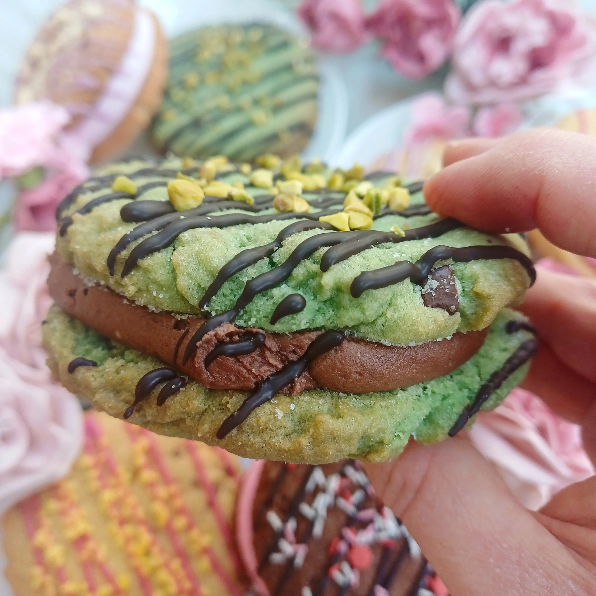 Dark Chocolate & Pistachio Cookie Sandwich