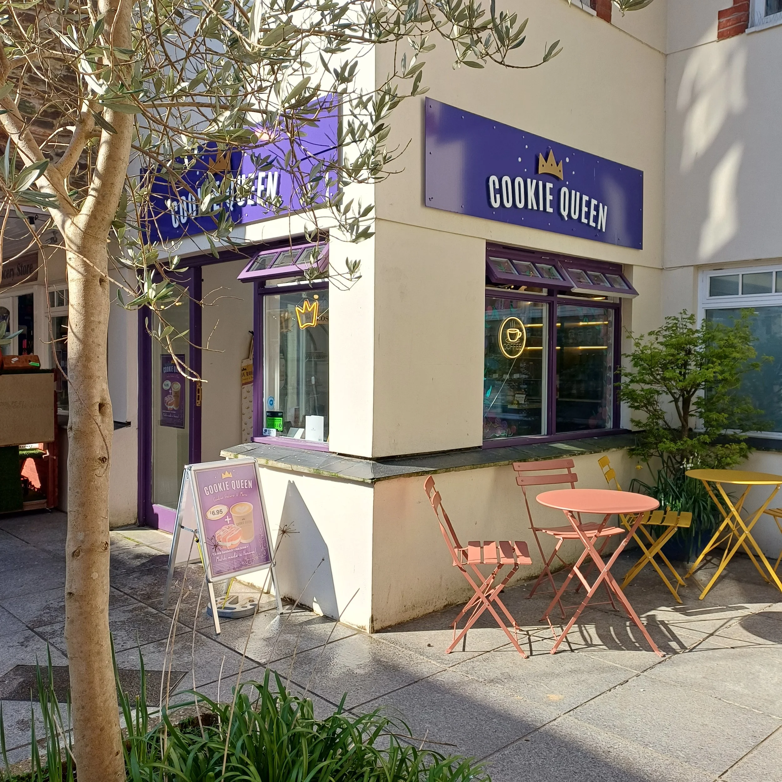 Cookie Queen shop front