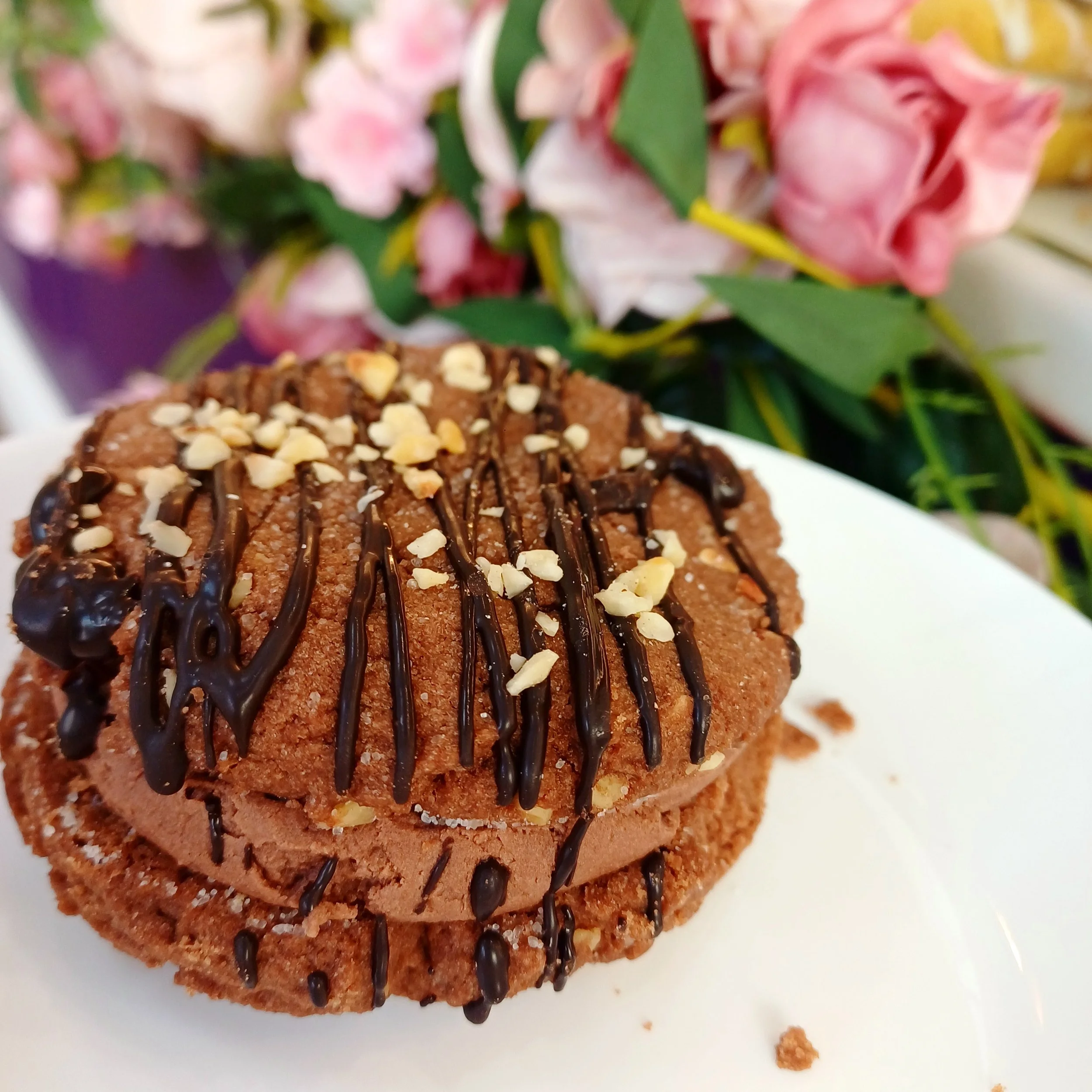 VG/NCGI Chocolate Hazelnut Cookie Sandwich