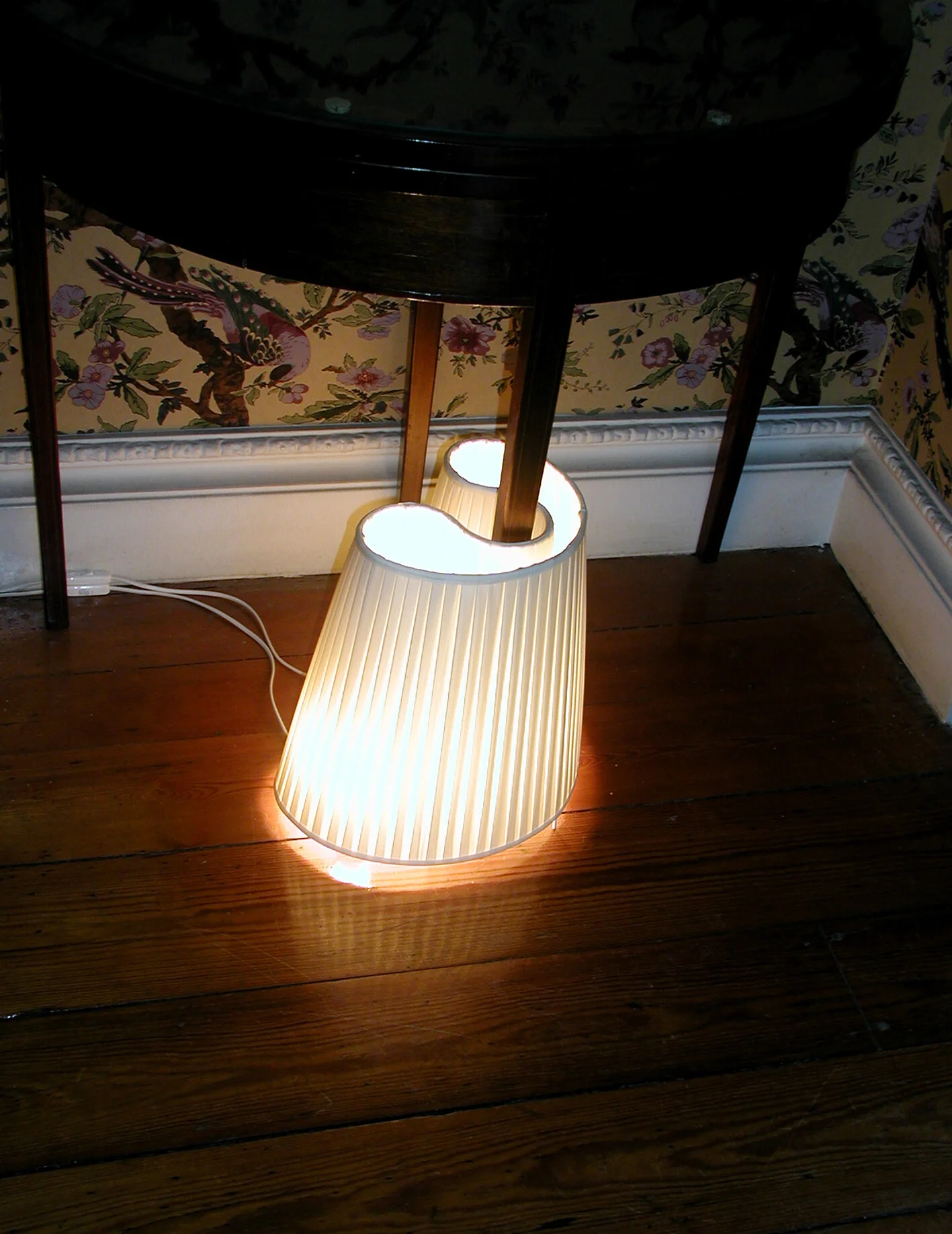hugging-lamp.jpg