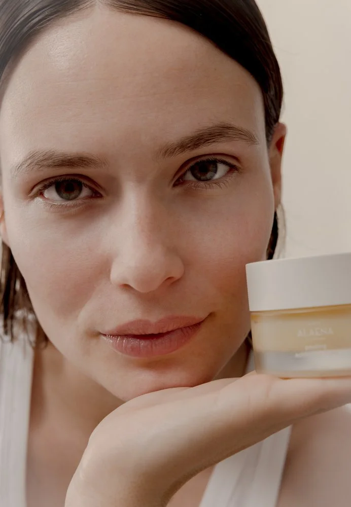 Alaena: gekiemde zaden voor een vitale huid Gepatenteerd COMPLEX G5® combineert botanische formules met biotechnologische precisie