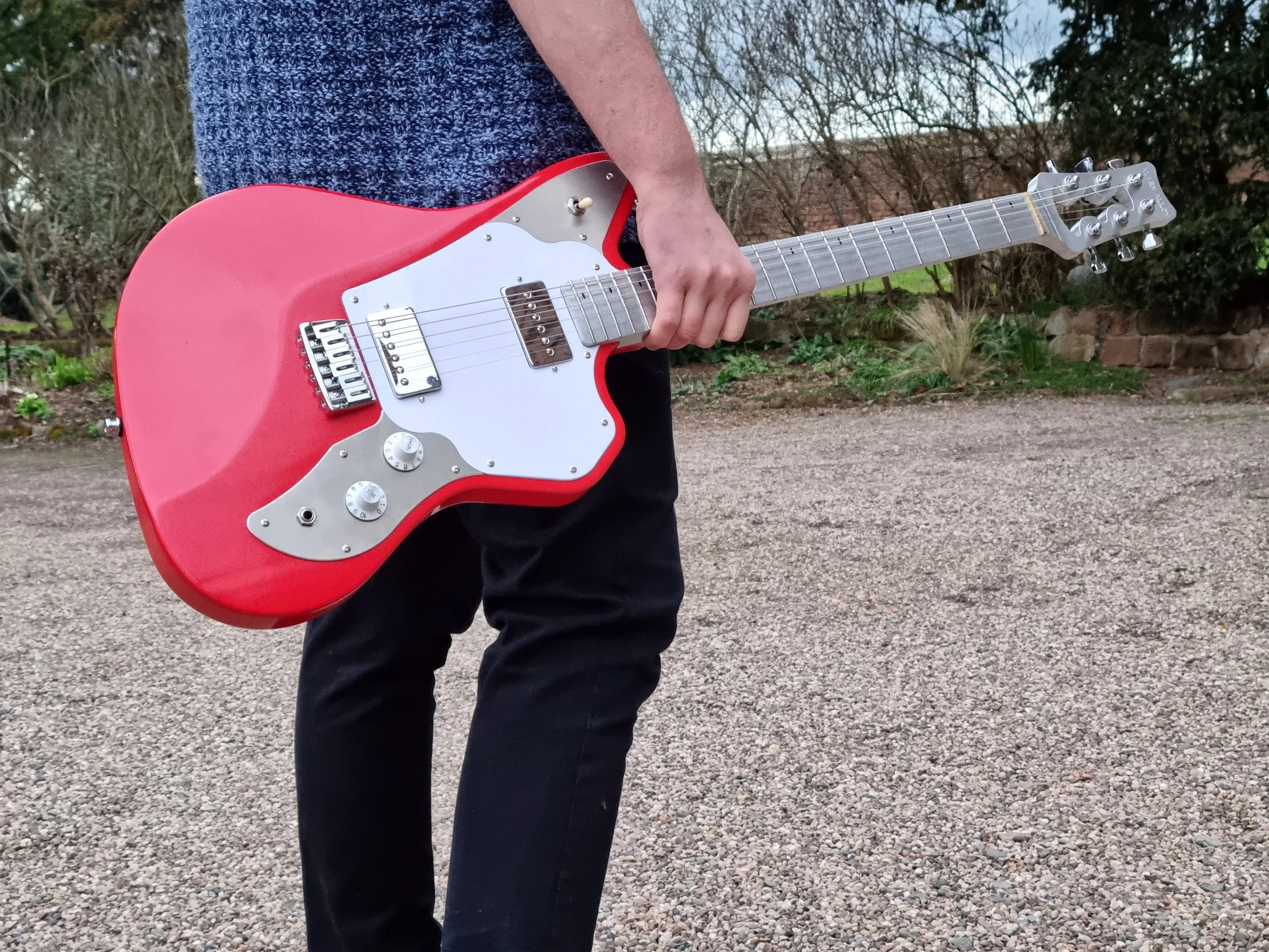 Buy Bespoke Aluminium Guitars from the UK - Alien Alloy Guitars