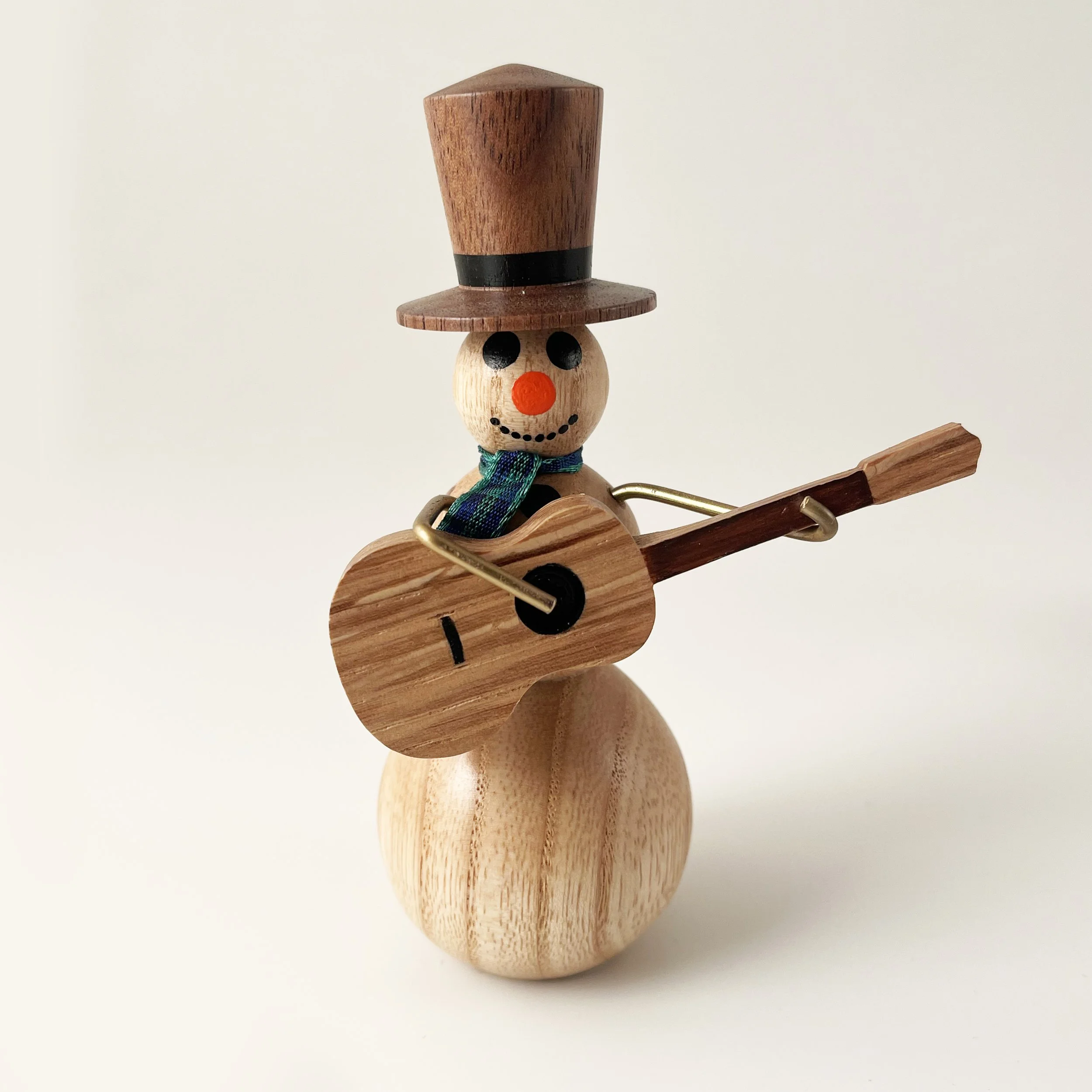 turned-snowman-guitarist-ash.jpg