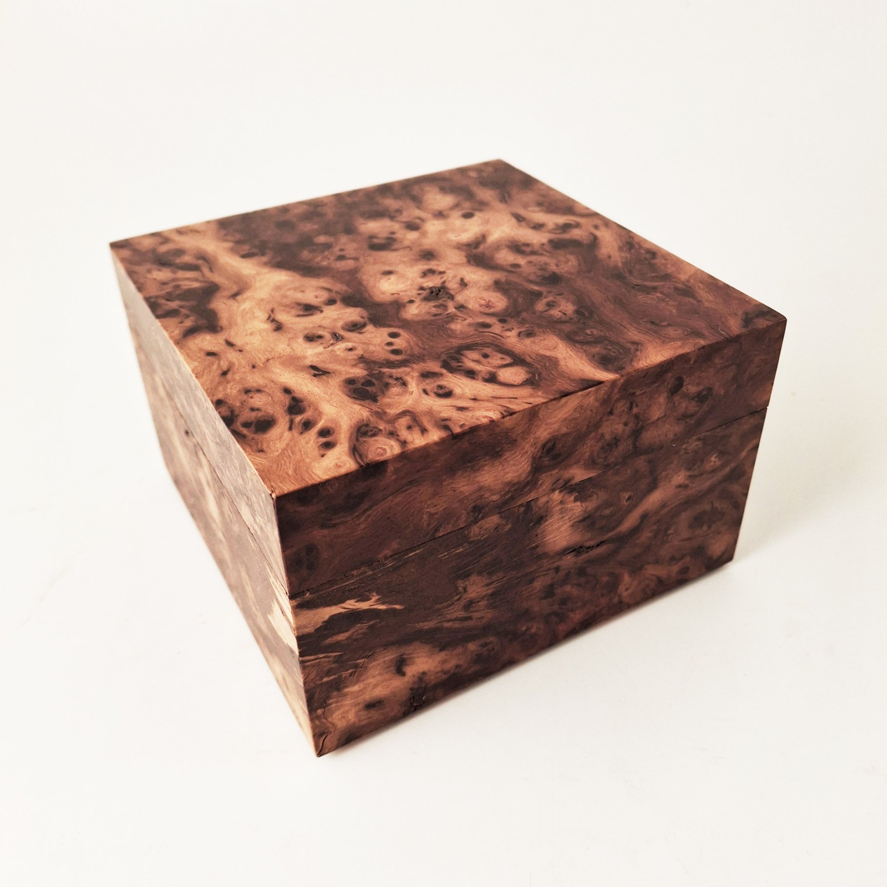 square-box-brown-oak-burr-lid.jpg