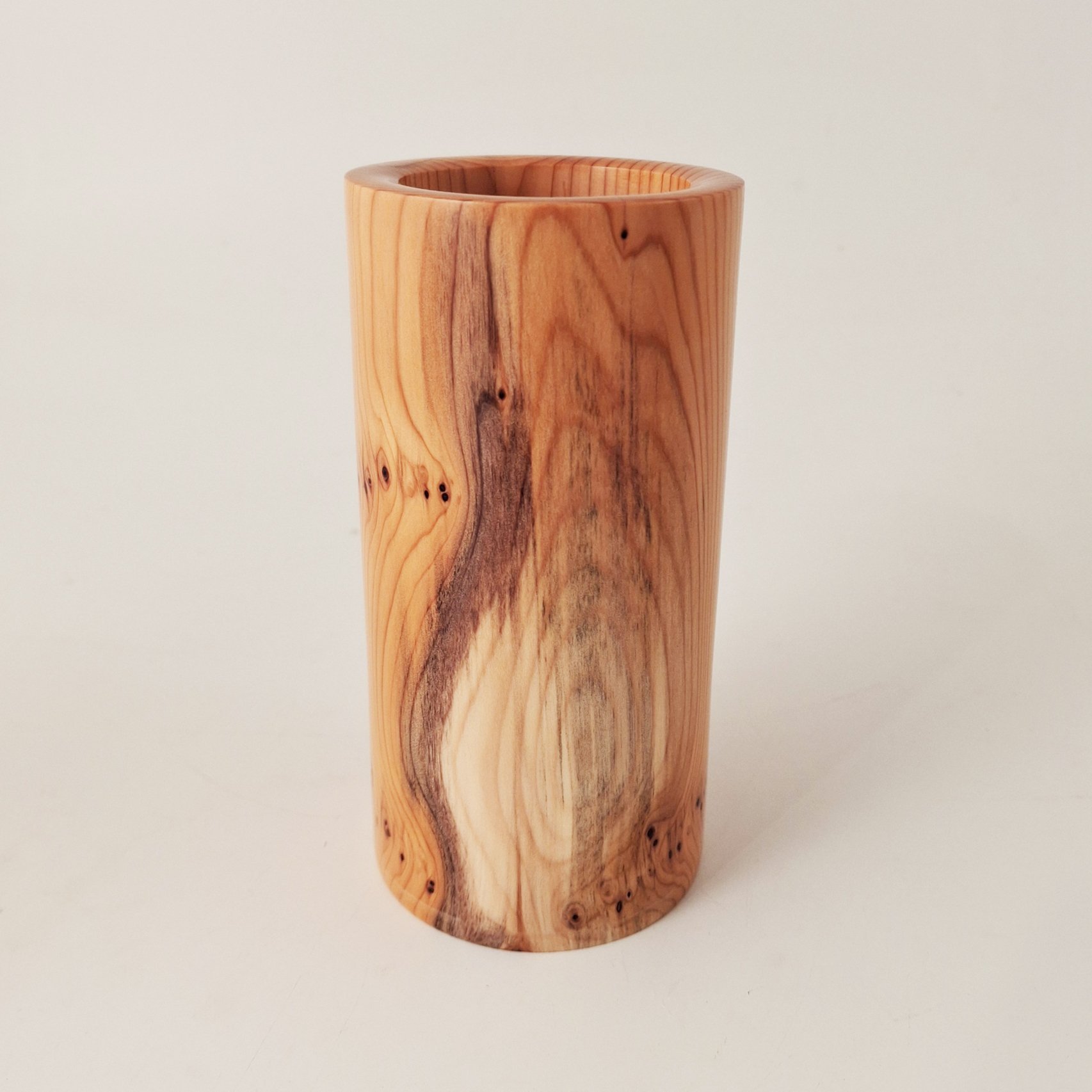 turned-pot-yew-wood.jpg