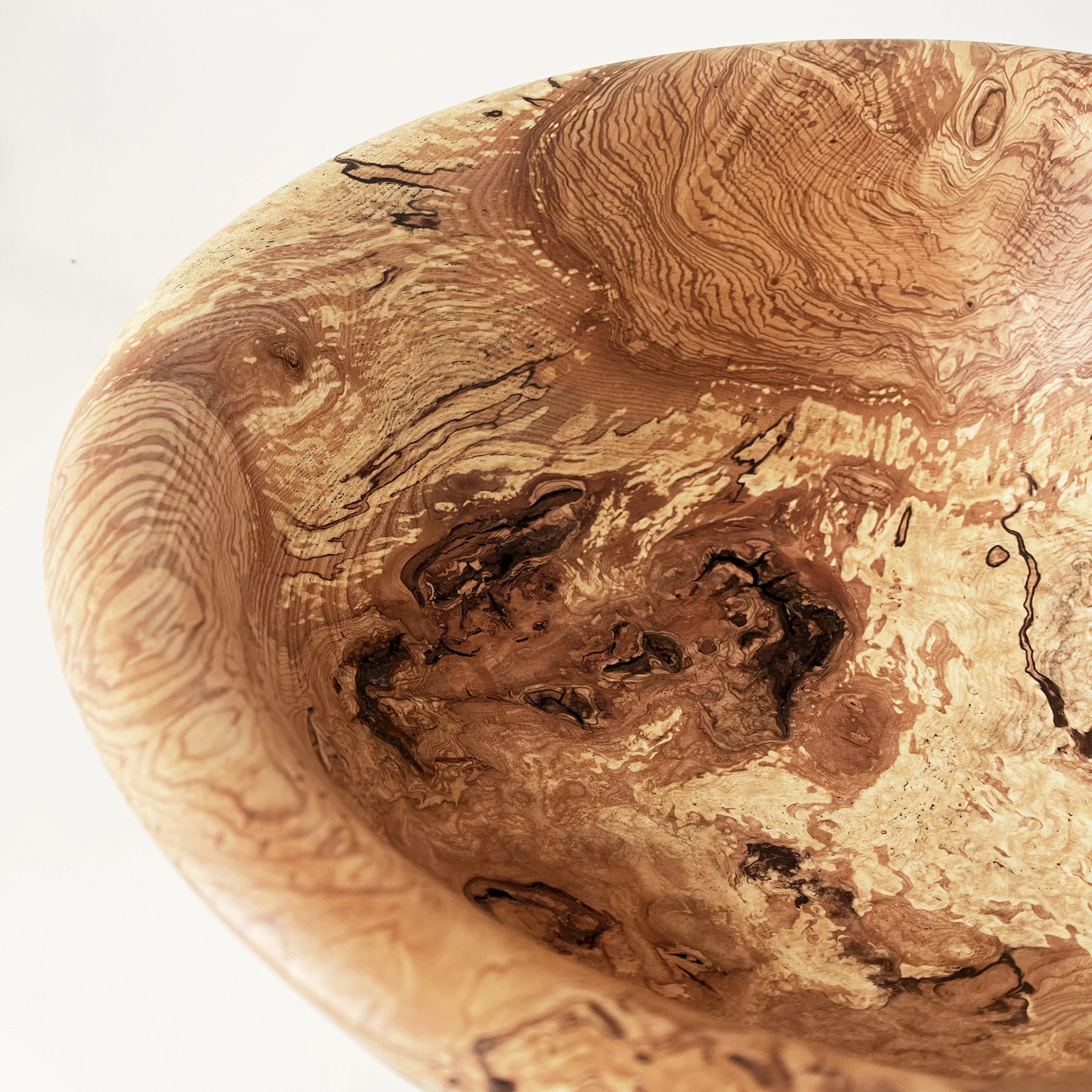 turned-bowl-spalted-ash-detail.jpg