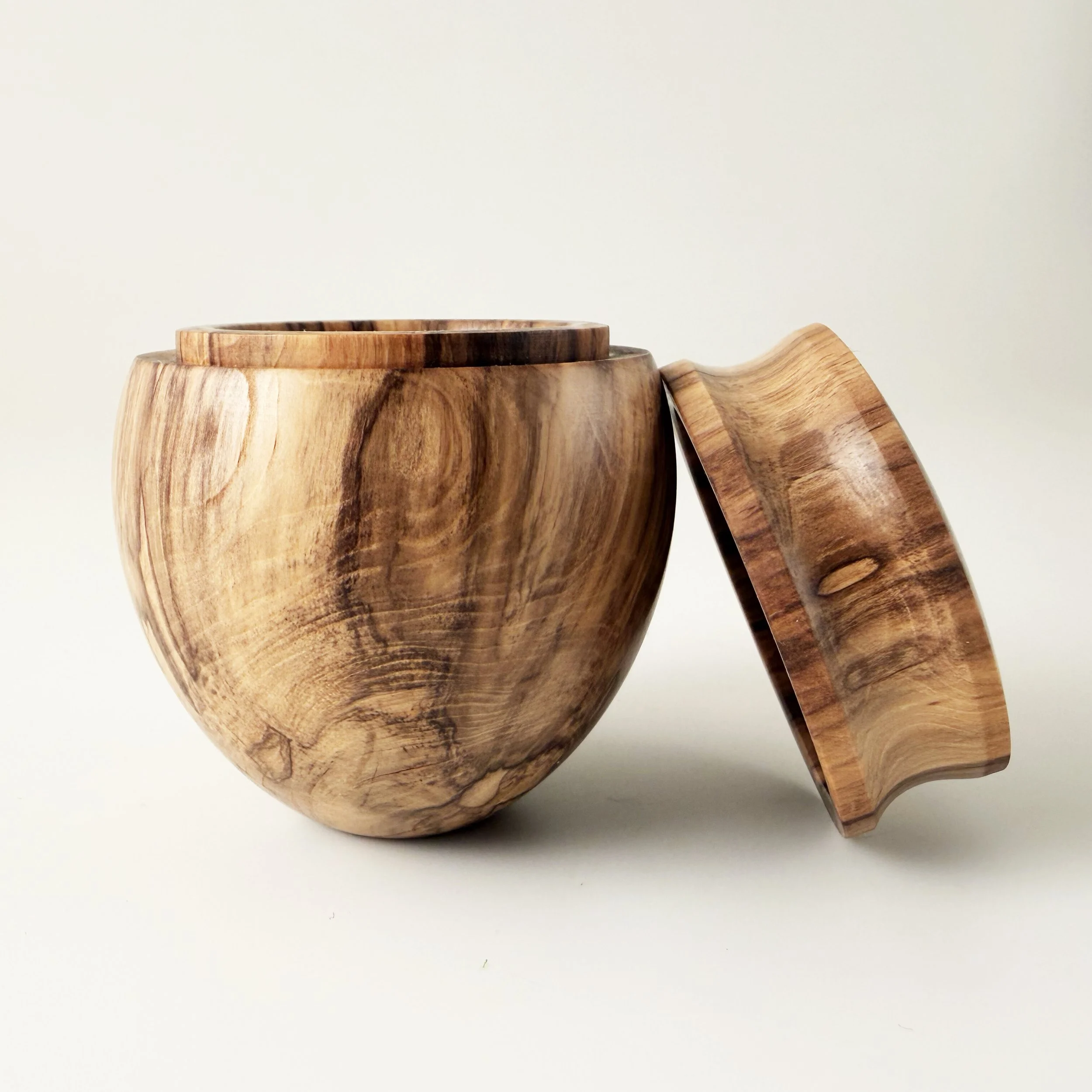 turned-spalted-boxwood-box.jpg