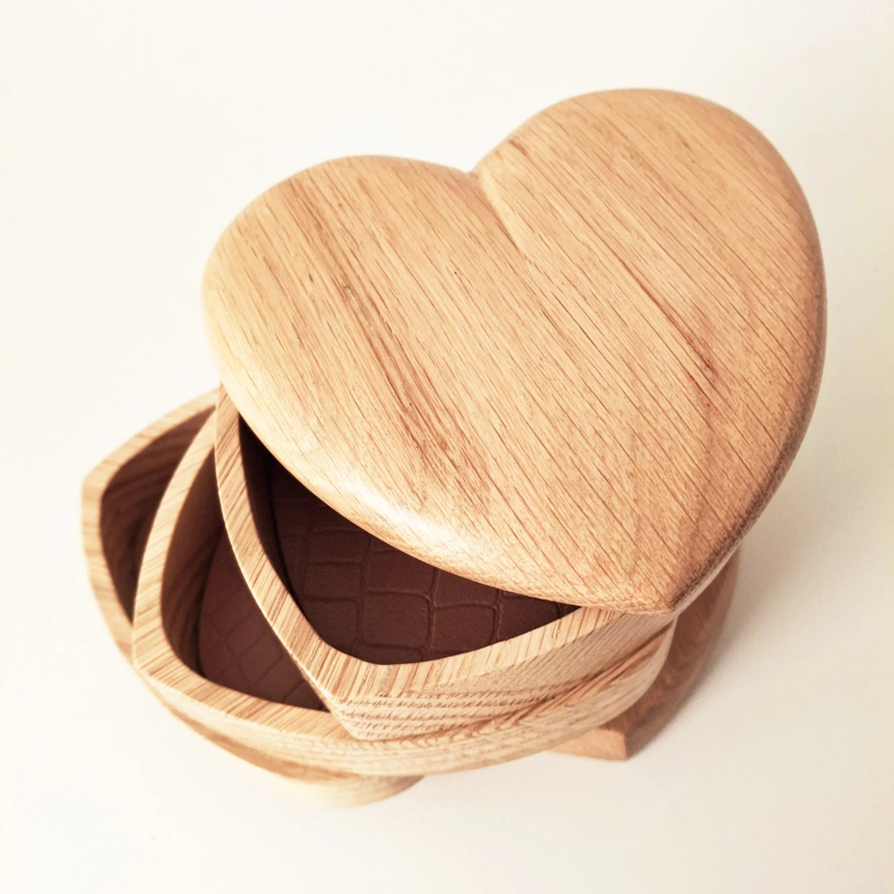 swivel-heart-box-oak.jpg
