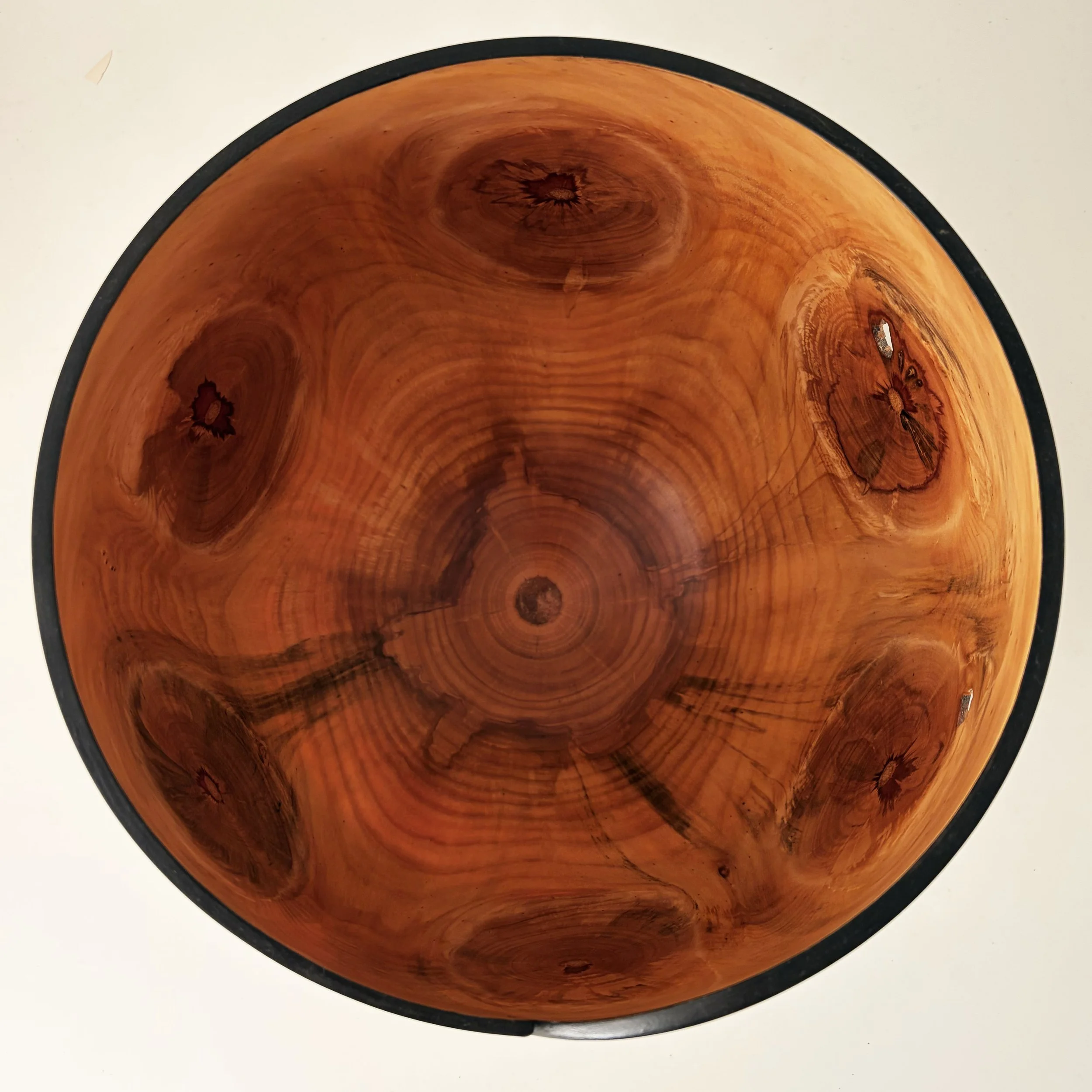 turned-bowl-monkey-puzzle.jpg