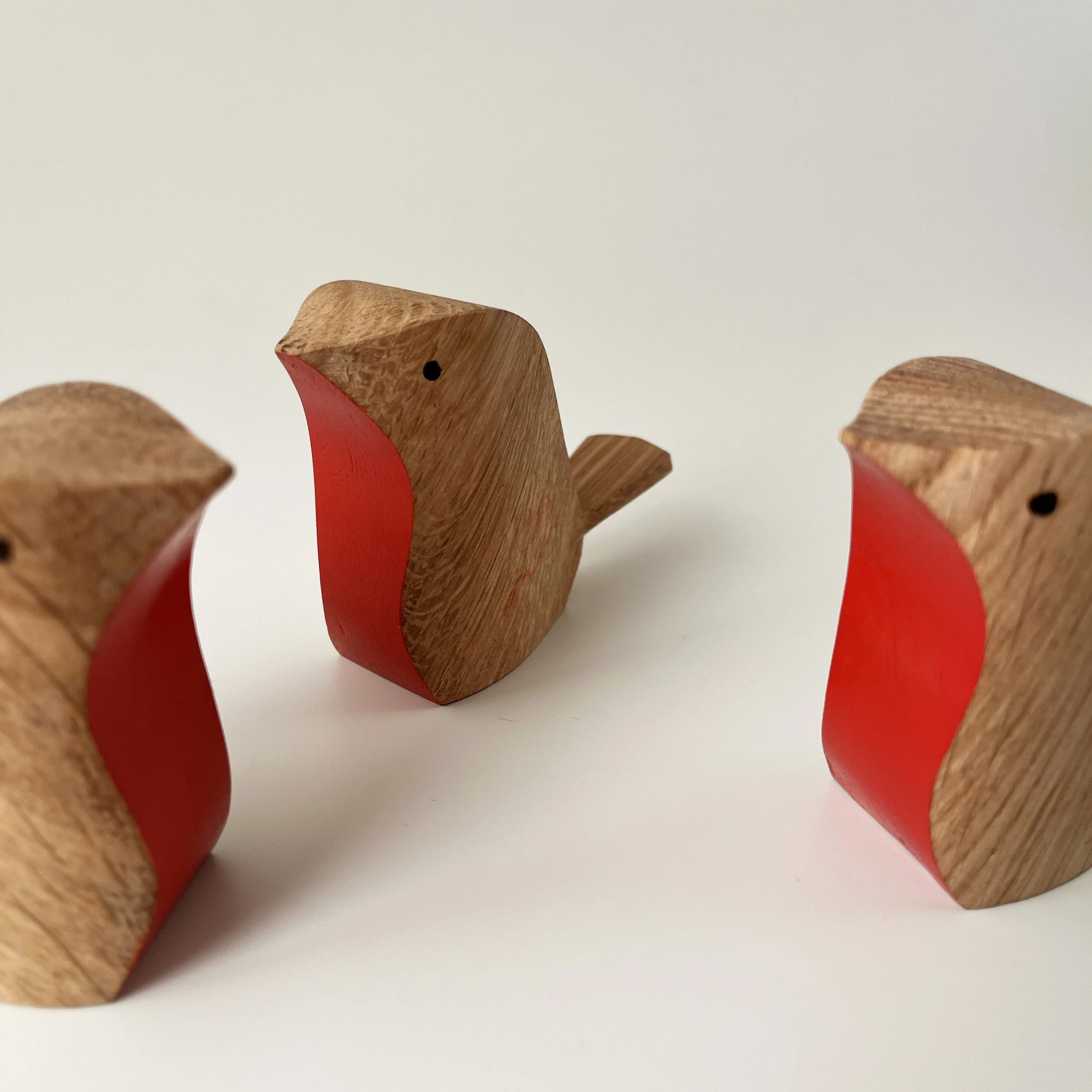 carved-wooden-robin-oak.jpg