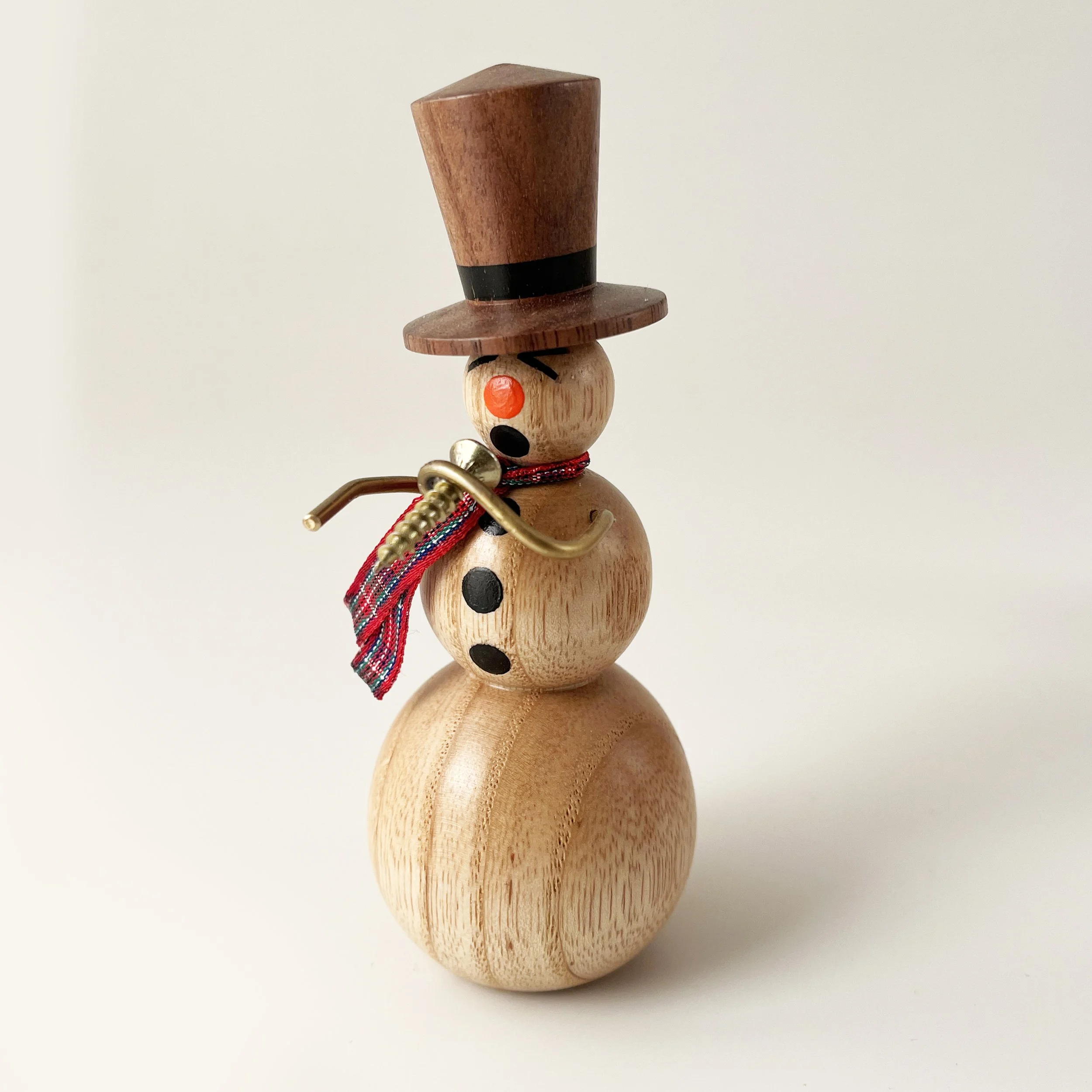 turned-snowman-singer-ash.jpg
