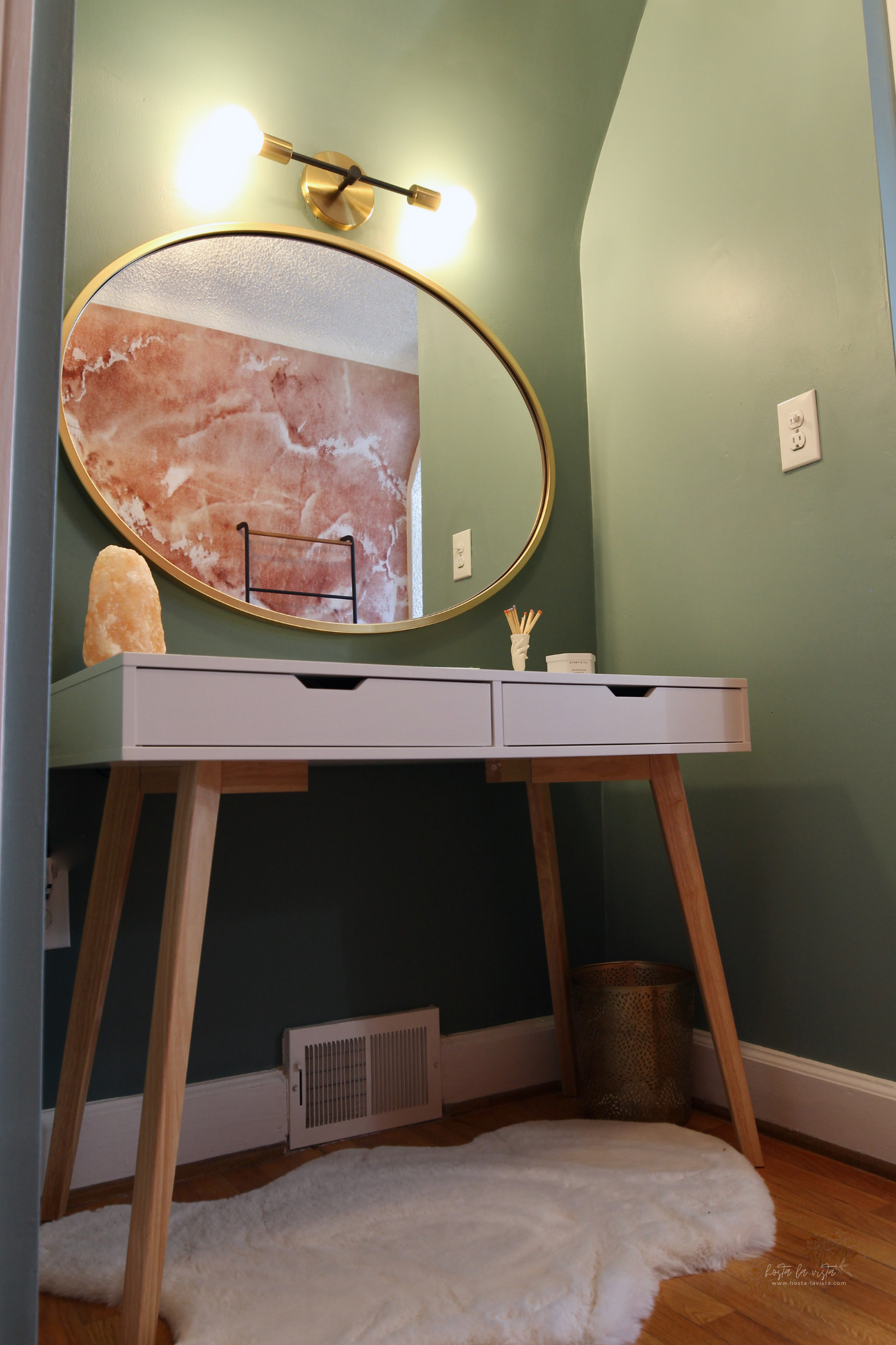 hosta-lavista-glam-bathroom-marble-wallpaper-5.png