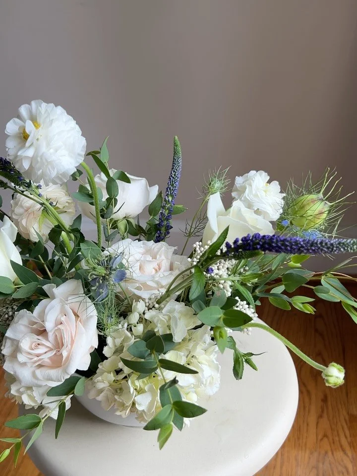I had the joy of teaching my very first centerpiece design class for a DIY bride! 

Thinking about DIY wedding flowers or hosting a floral workshop for your group? I&rsquo;d love to help.

📍Metro Detroit

.
.
.
floral design class, DIY wedding flowe