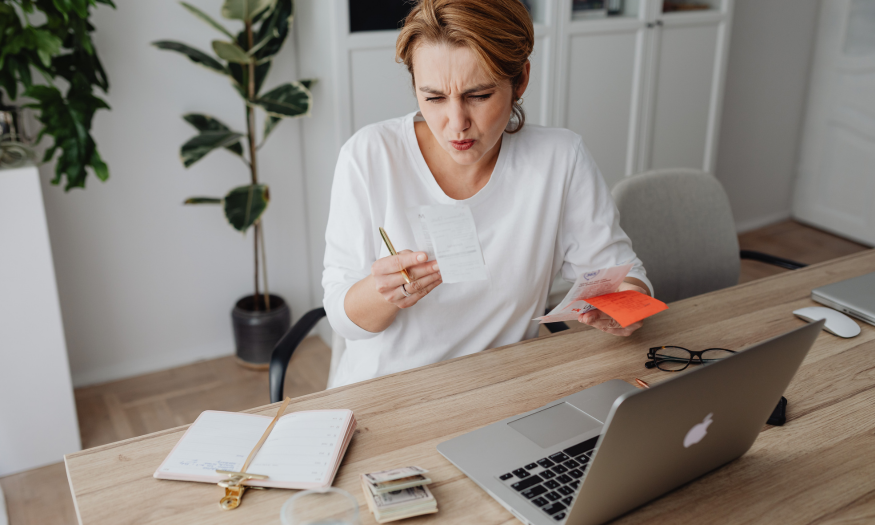 Professional virtual assistant providing administrative support for a business executive
