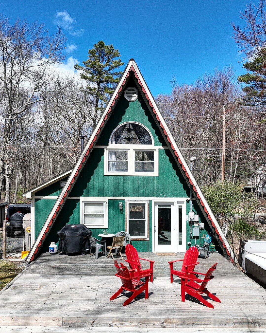 New to Market!

110 Susan Ln
Shohola, PA

OPEN HOUSE Saturday April 6, 12-2pm

I am pleased to introduce you to the Sagamore A Frame, a sweet, vibe-filled cabin near one of the most beautiful lakes in the region, just a 5 minute walk away.

A-frames 