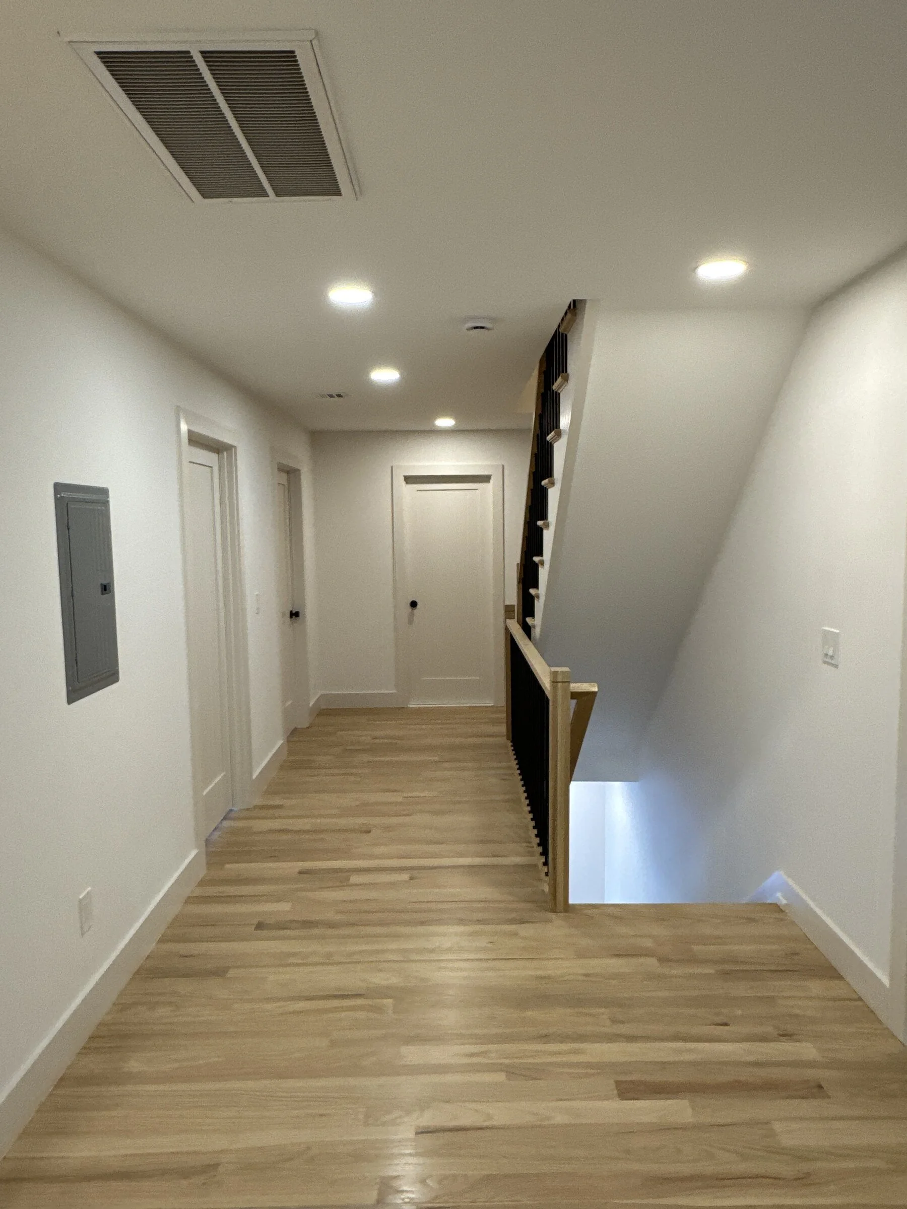 woodland-road-02-entry-hall-stair-hardwood.jpg