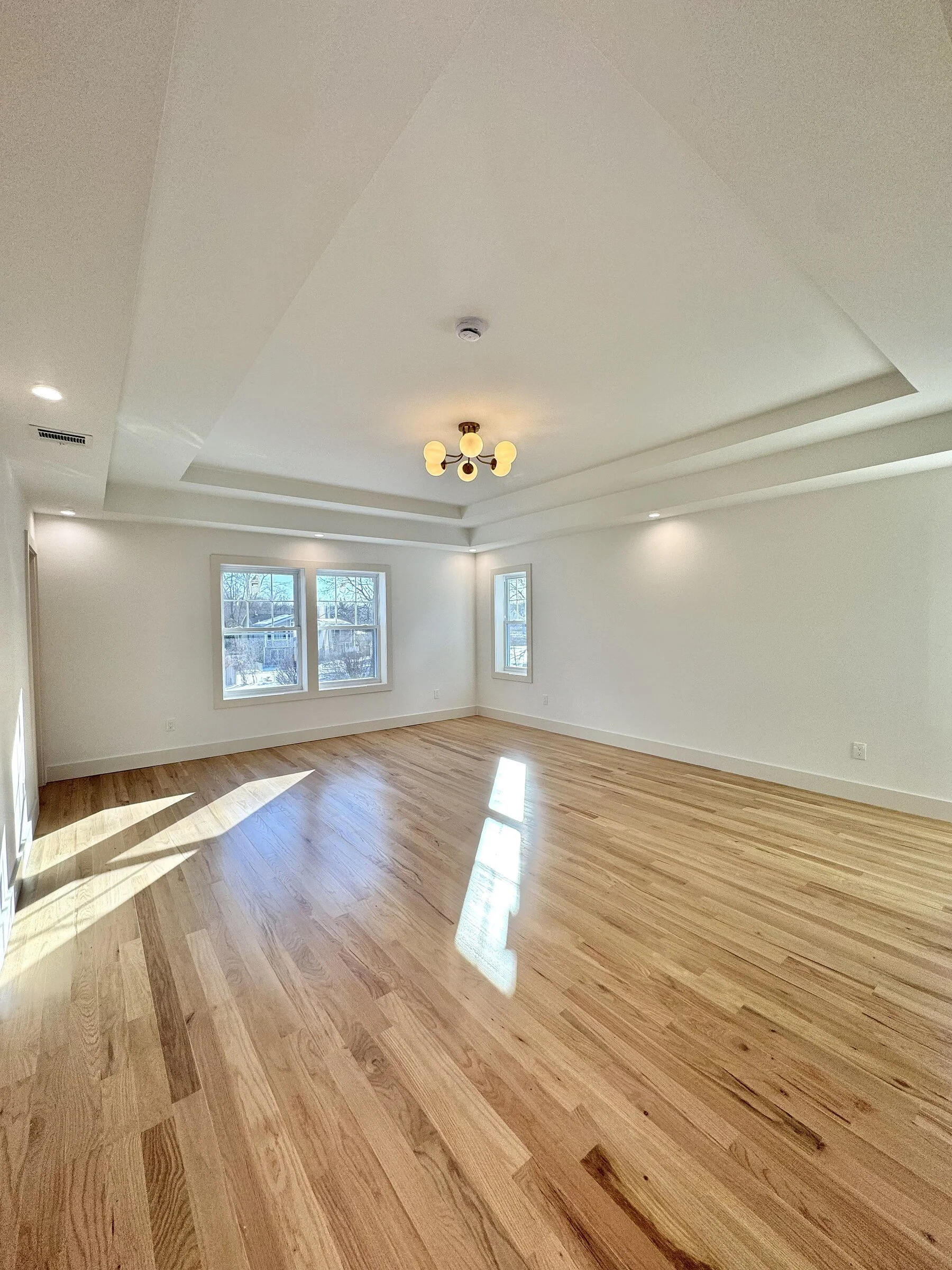 woodland-road-07-primary-bedroom-tray-ceiling.jpg