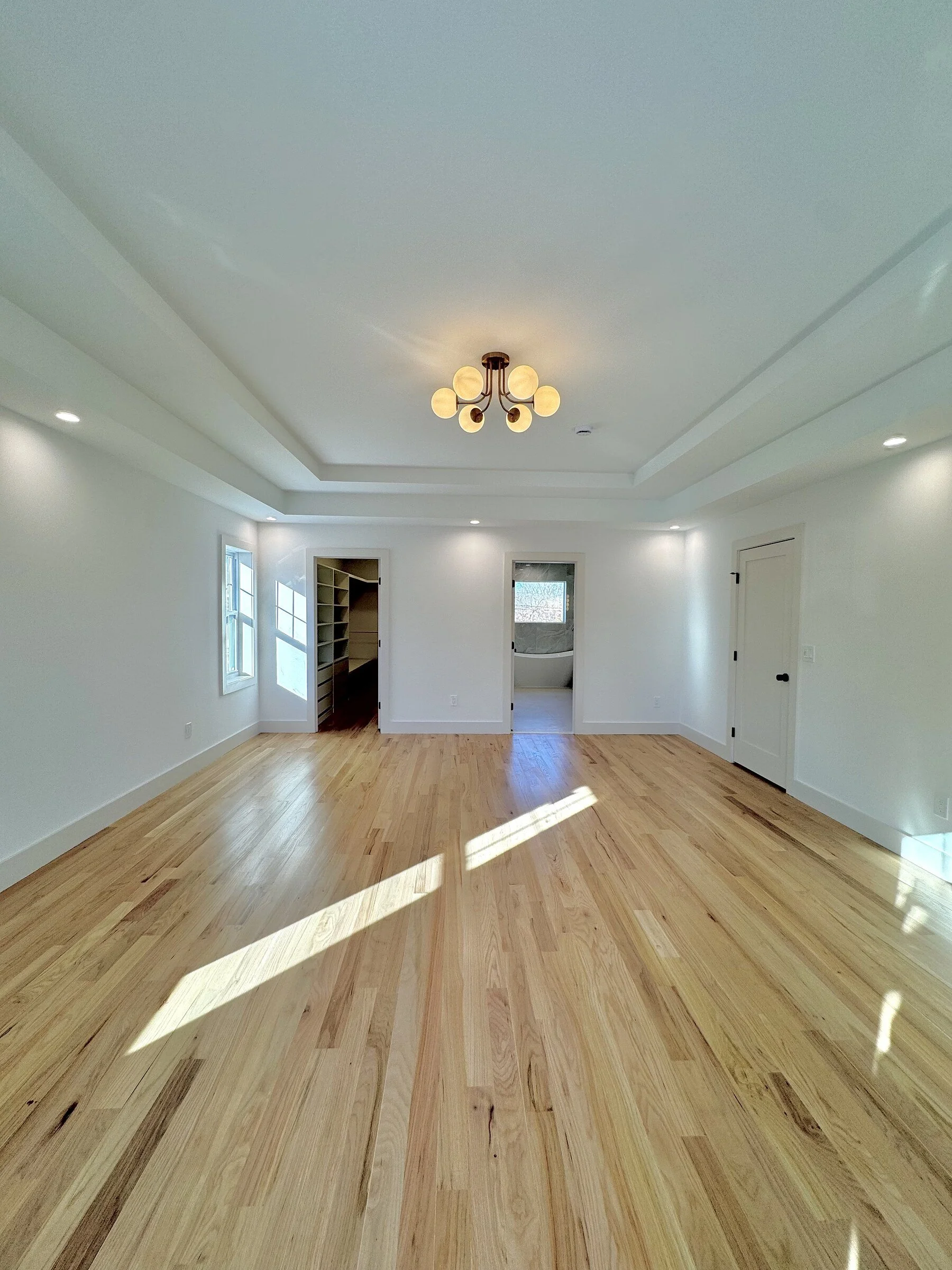 woodland-road-09-primary-bedroom-doorway.jpg