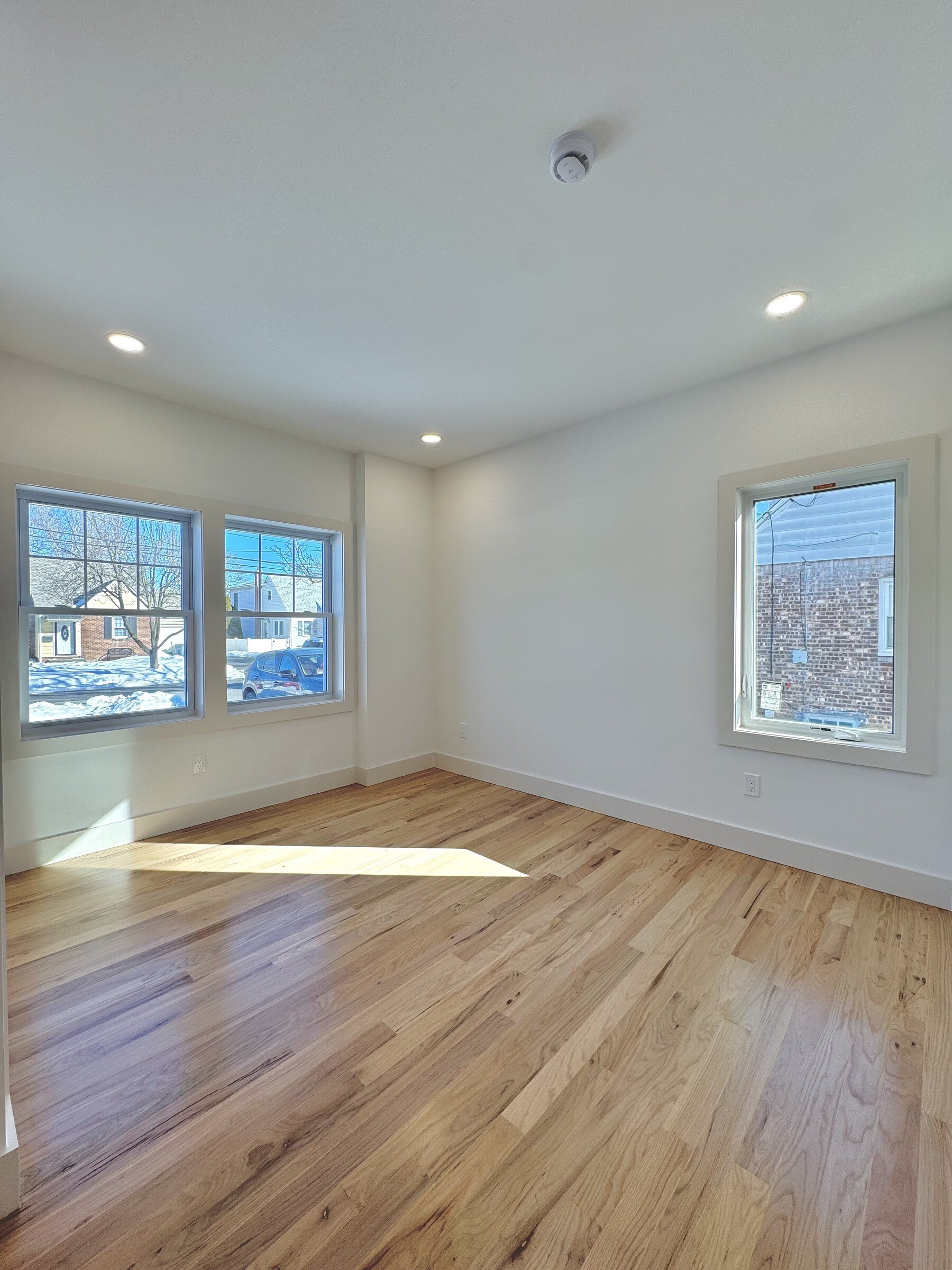 woodland-road-06-bedroom-natural-light.jpg