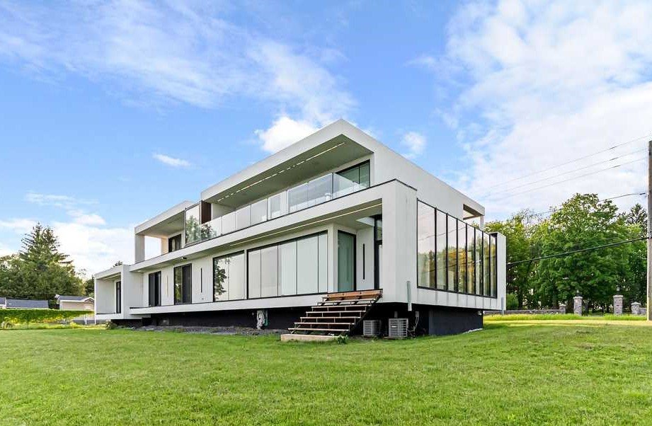 Old Highway Residence