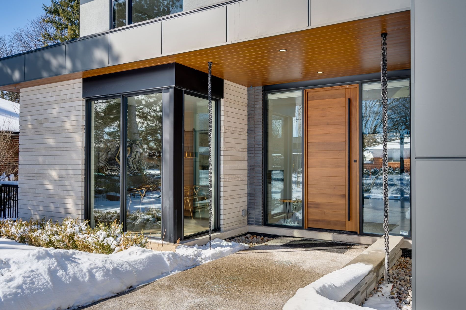 34-Princess-Margaret-Blvd-MLS-6.jpg