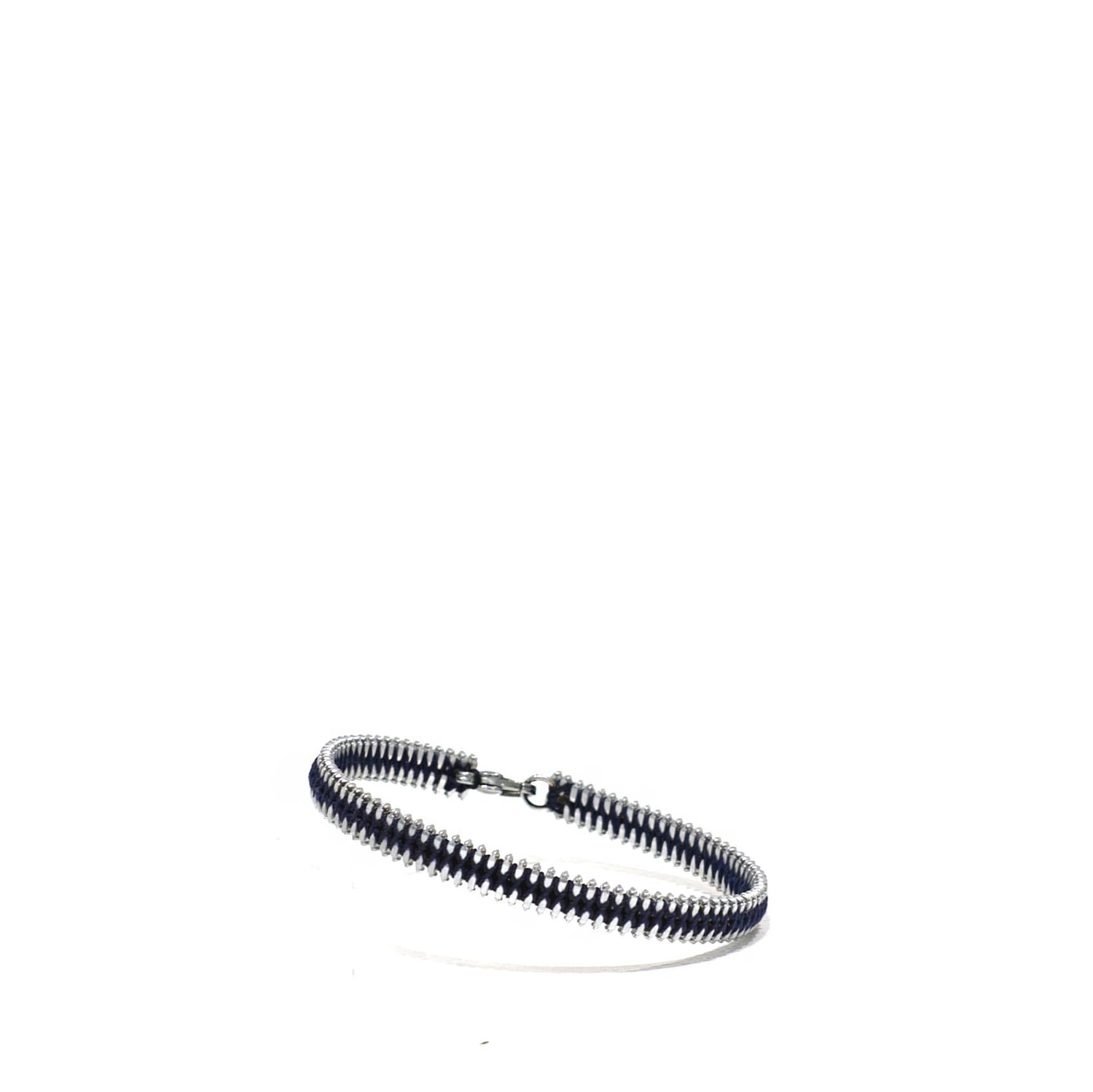 Bracelet porte bonheur femme : l'accessoire pour optimiser votre