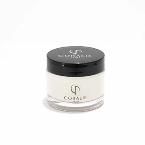 Nutri-crème de la marque Coralie Paris avec un couvercle noir et un contenant transparent