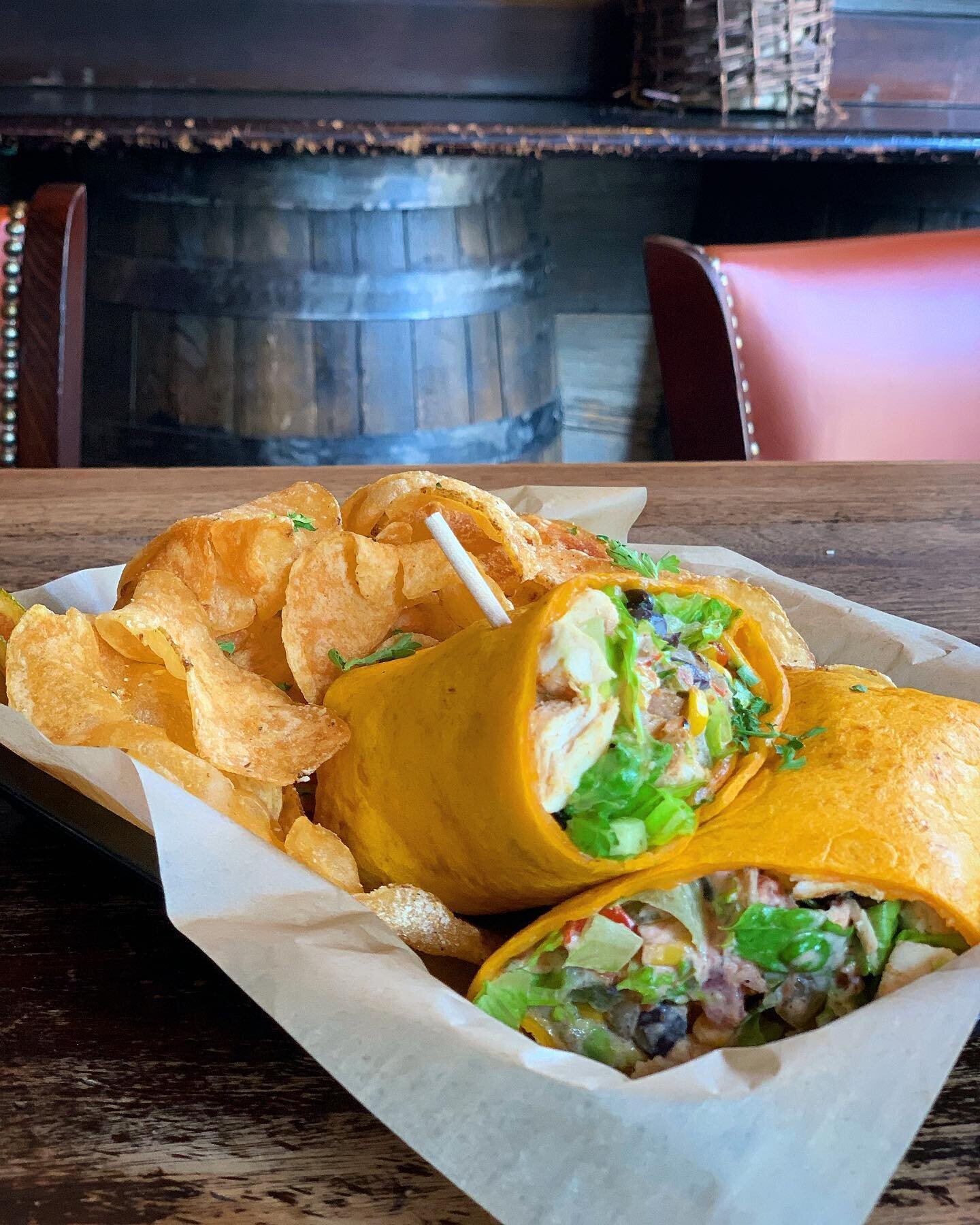 That&rsquo;s a wrap! Enjoy the end of the work week with our Southwest Chicken Wrap! It&rsquo;s delicious! 😋

#chickenwrap #thatsawrap #southwestchicken #endoftheweek #fridayvibes #friyay #dinein #takeout #delivery #orderonline #outdoordining #suppo