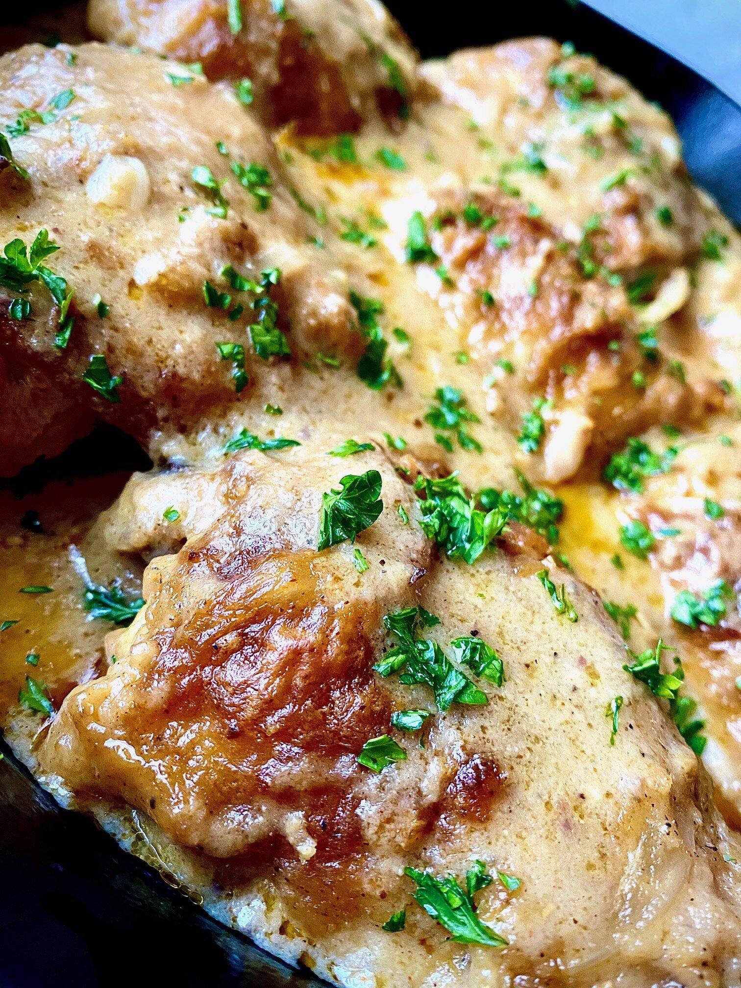 Smothered Chicken Recipe (with Creamy Onion Gravy)