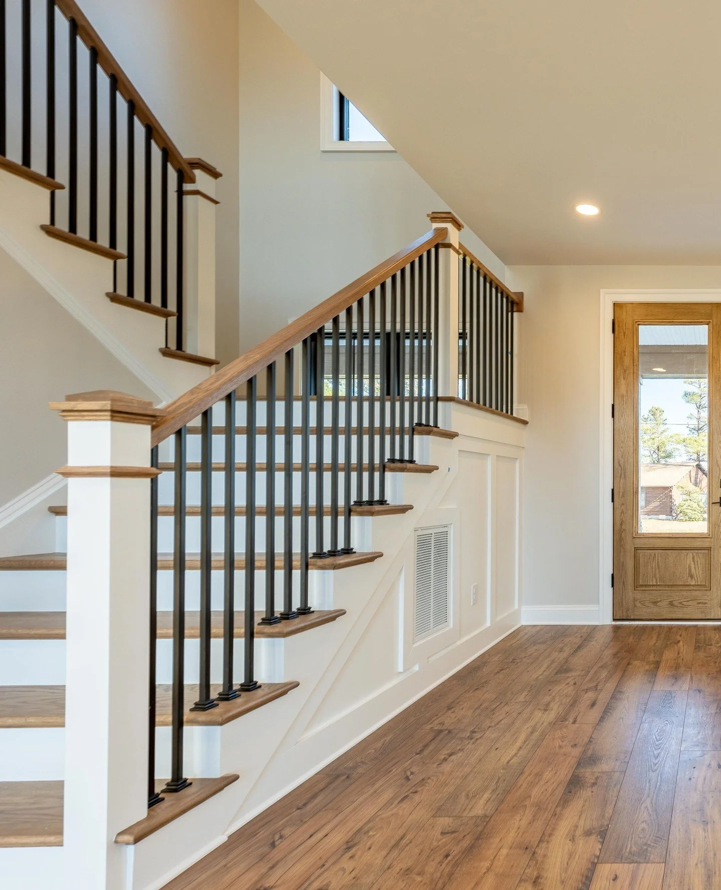 Beautiful in every way, ⁠
exactly how our client imagined it.⁠
⁠
#WhereCustomMeansCustom #Stairs #SaviniCustomHomes