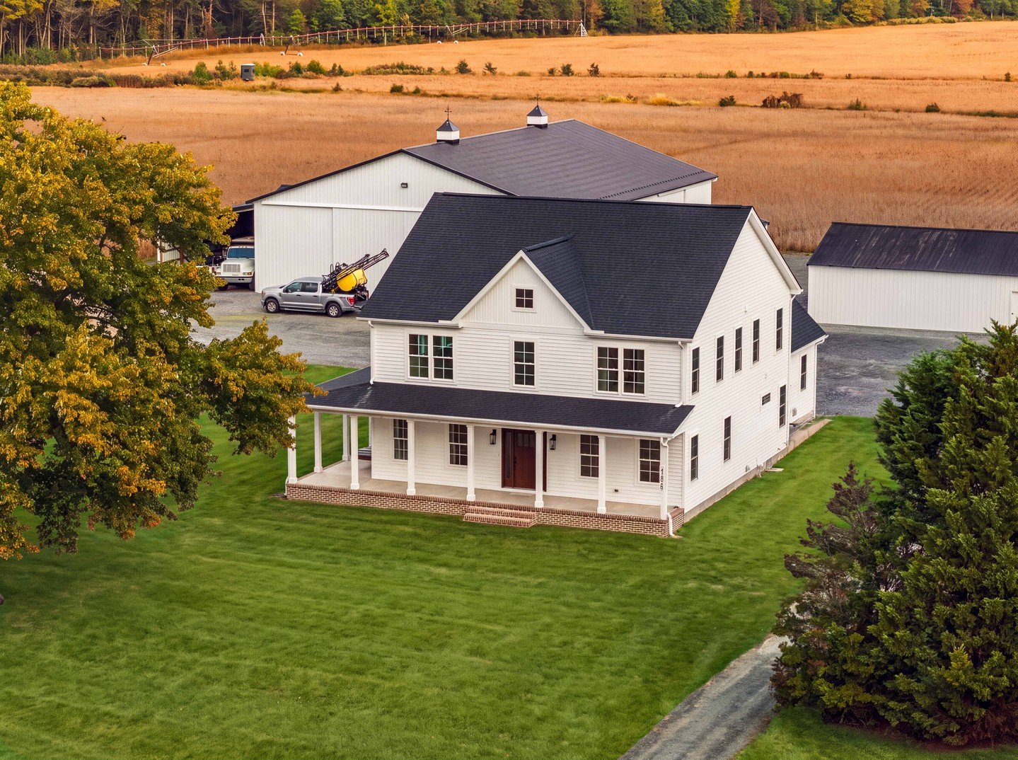 Good land.✨️ Good home.🏡⁠
This one was built for a family to enjoy both.⁠
⁠
#SaviniCustomHomes #ByFamiliesForFamilies