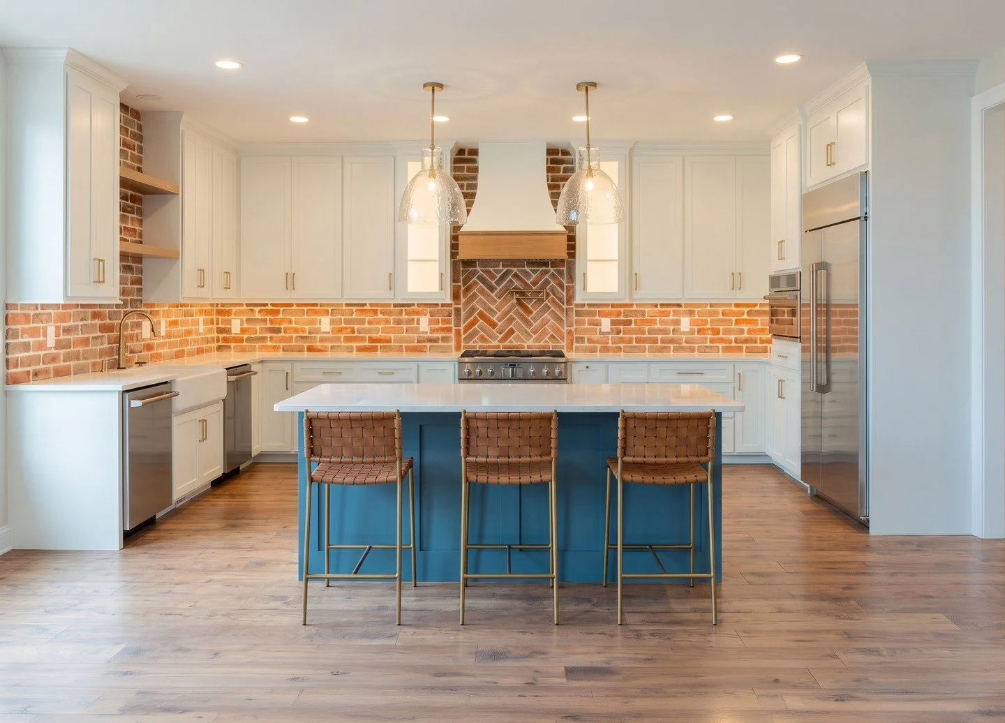 One look wasn&rsquo;t enough. Neither was two.⁠
This kitchen deserves a triple take. 👀