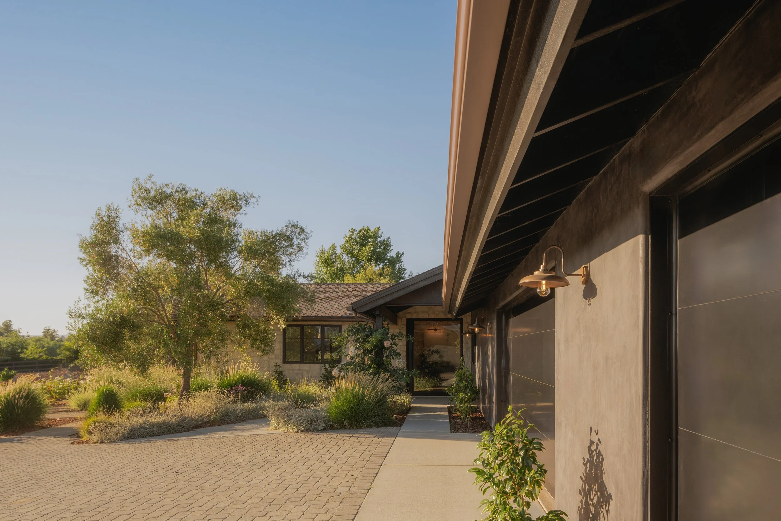 JG-5501Baseline-exterior-3.jpg
