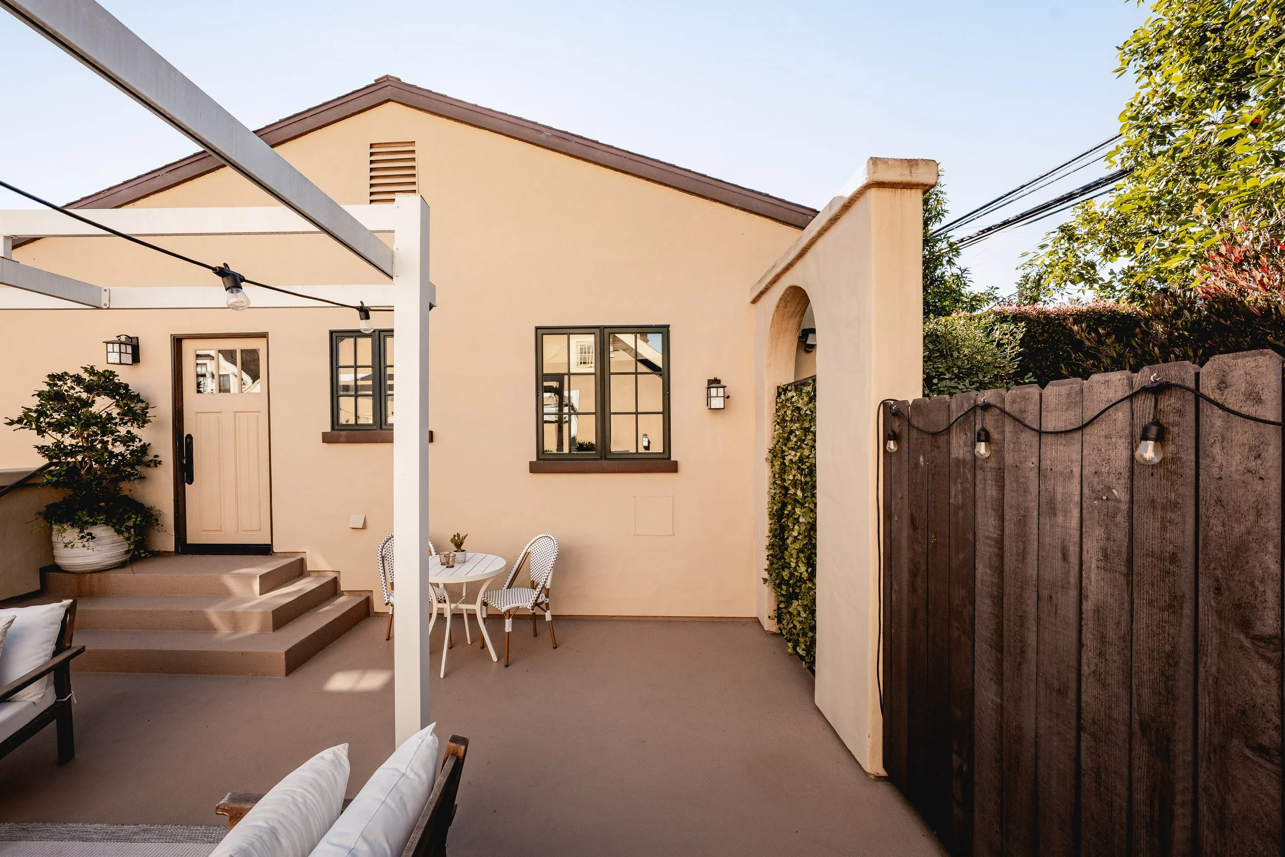 JG-1436Laguna-exterior-22.jpg