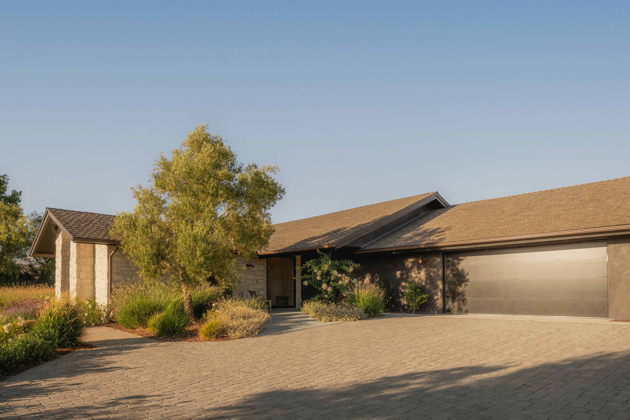 JG-5501Baseline-exterior-2.jpg