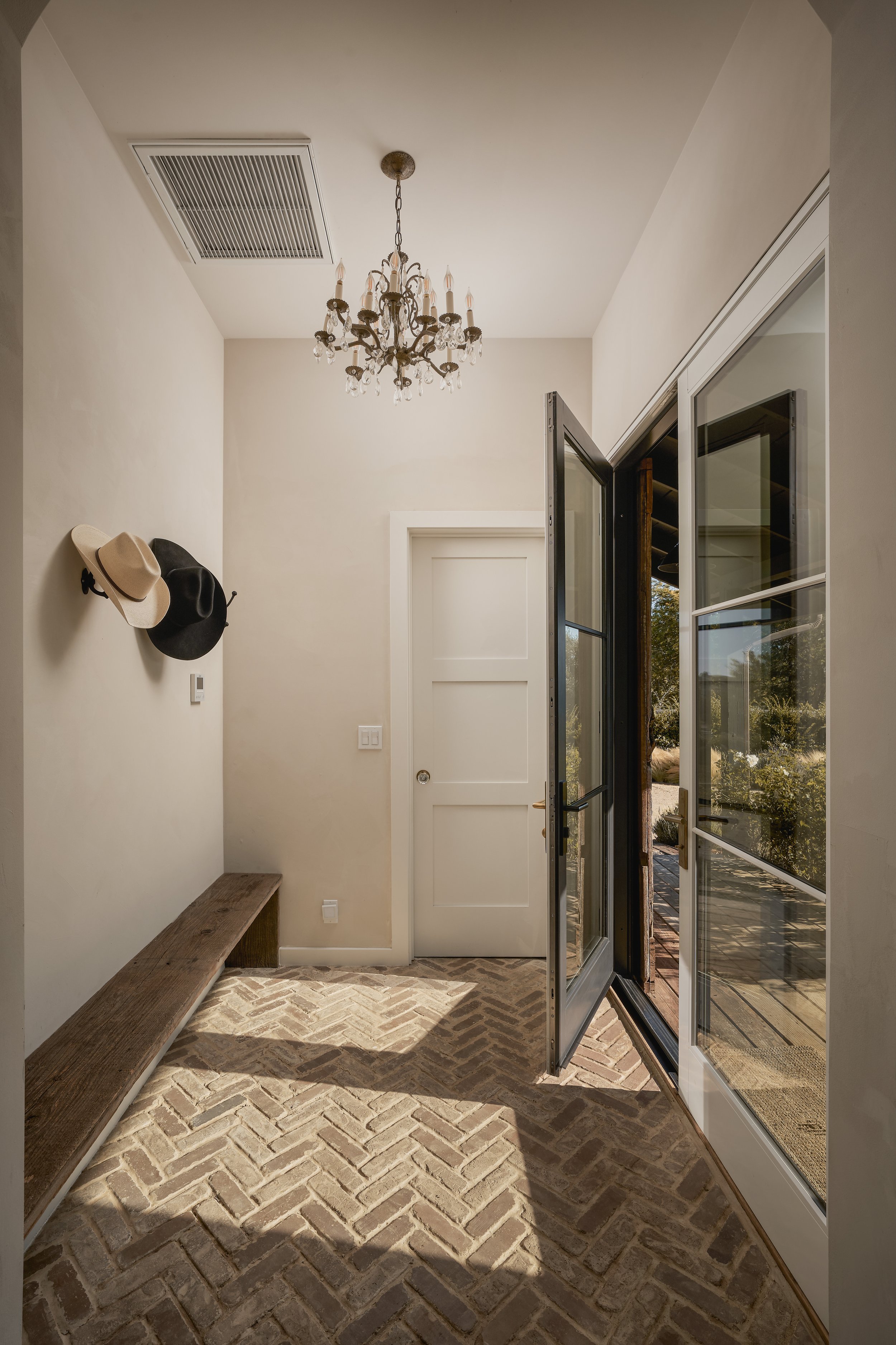 JG-5501Baseline-interior-63.jpg