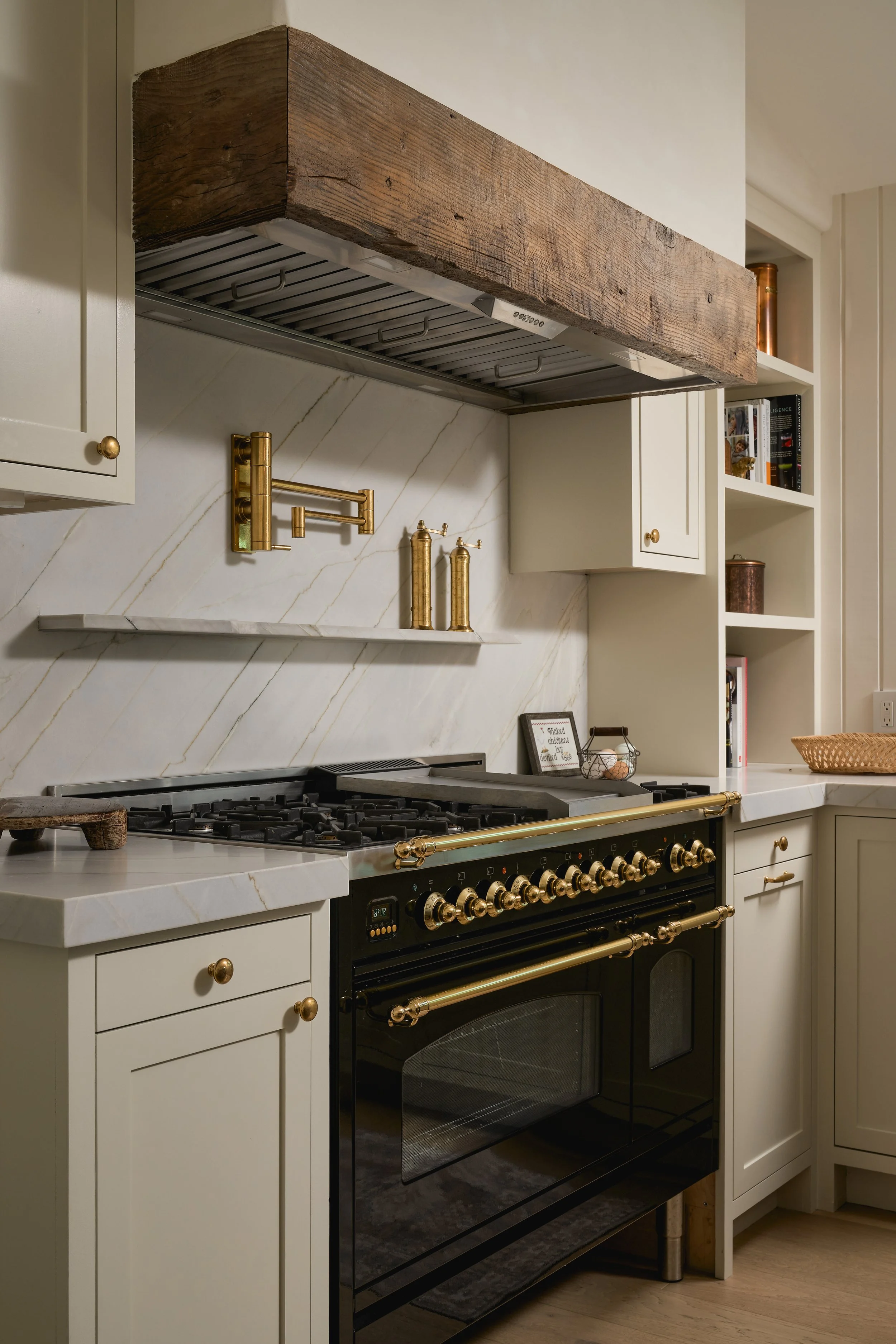 JG-5501Baseline-interior-16.jpg