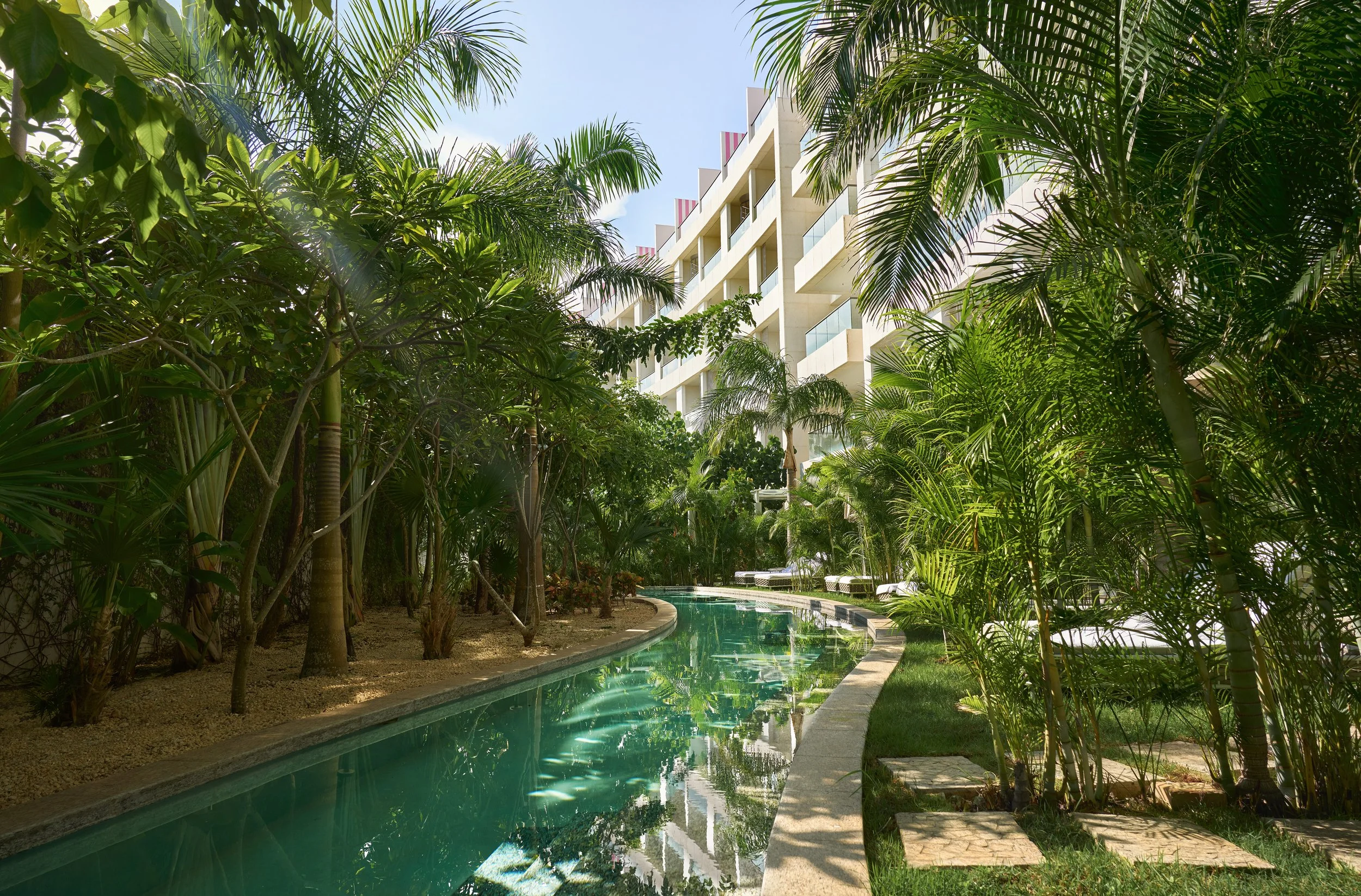 SLS-Playa-Mujeres-Captivate-Swimout-Pool.jpg