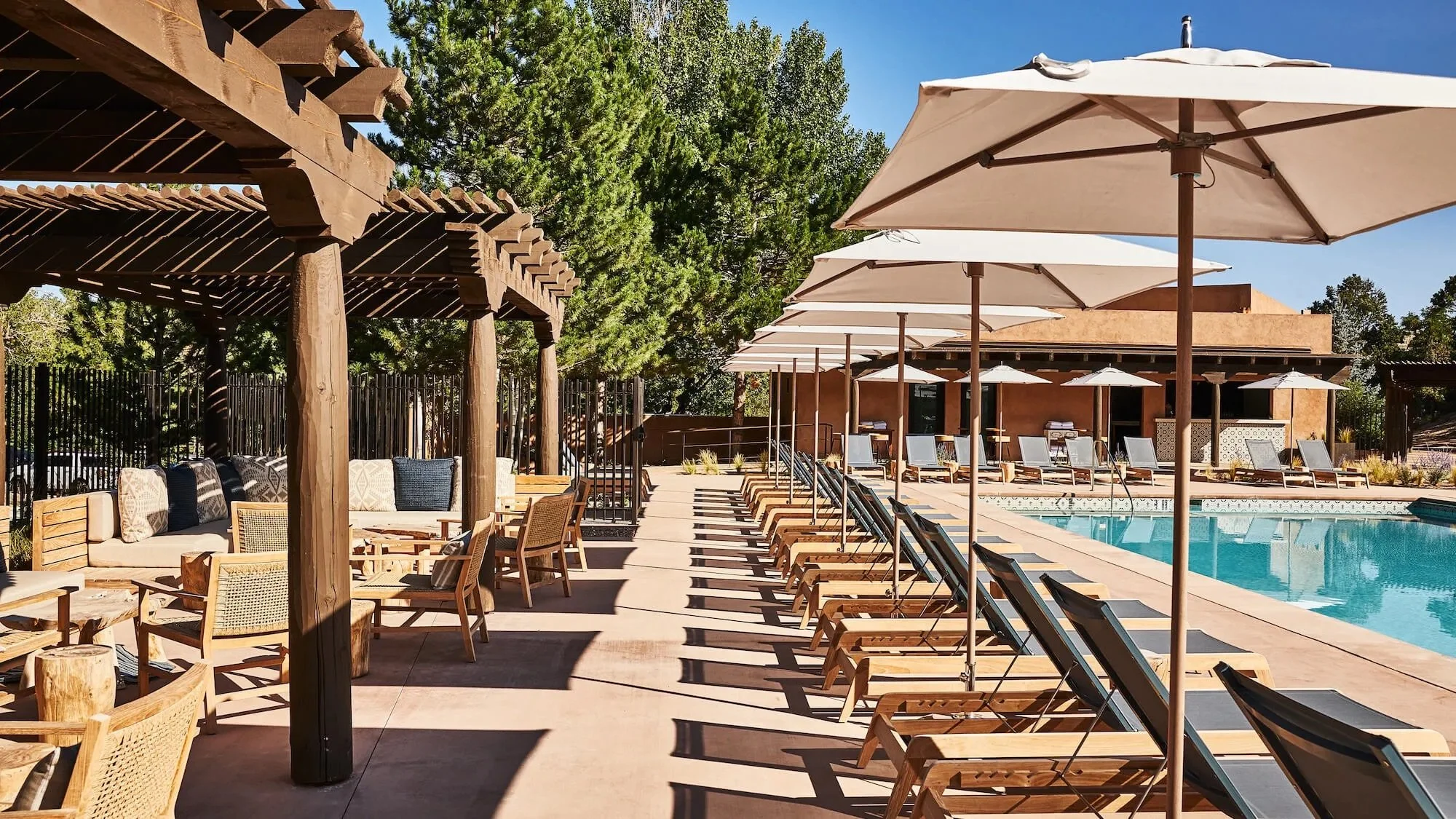 bl-resort-gallery-pool-2.jpeg