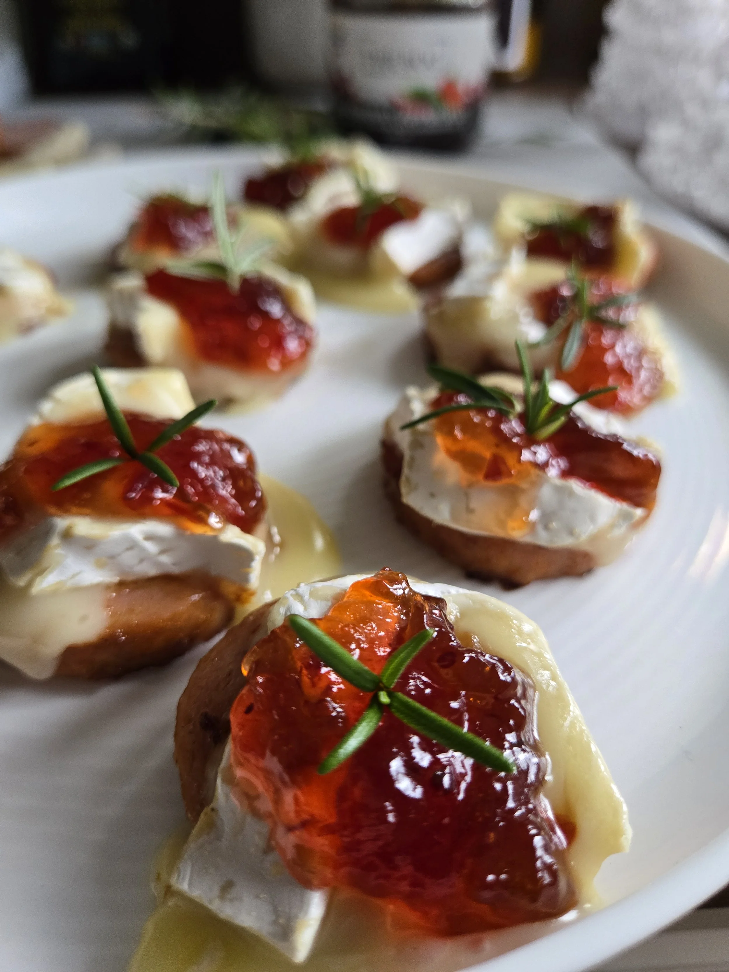 Grillwurst Cranberry Brie Bites