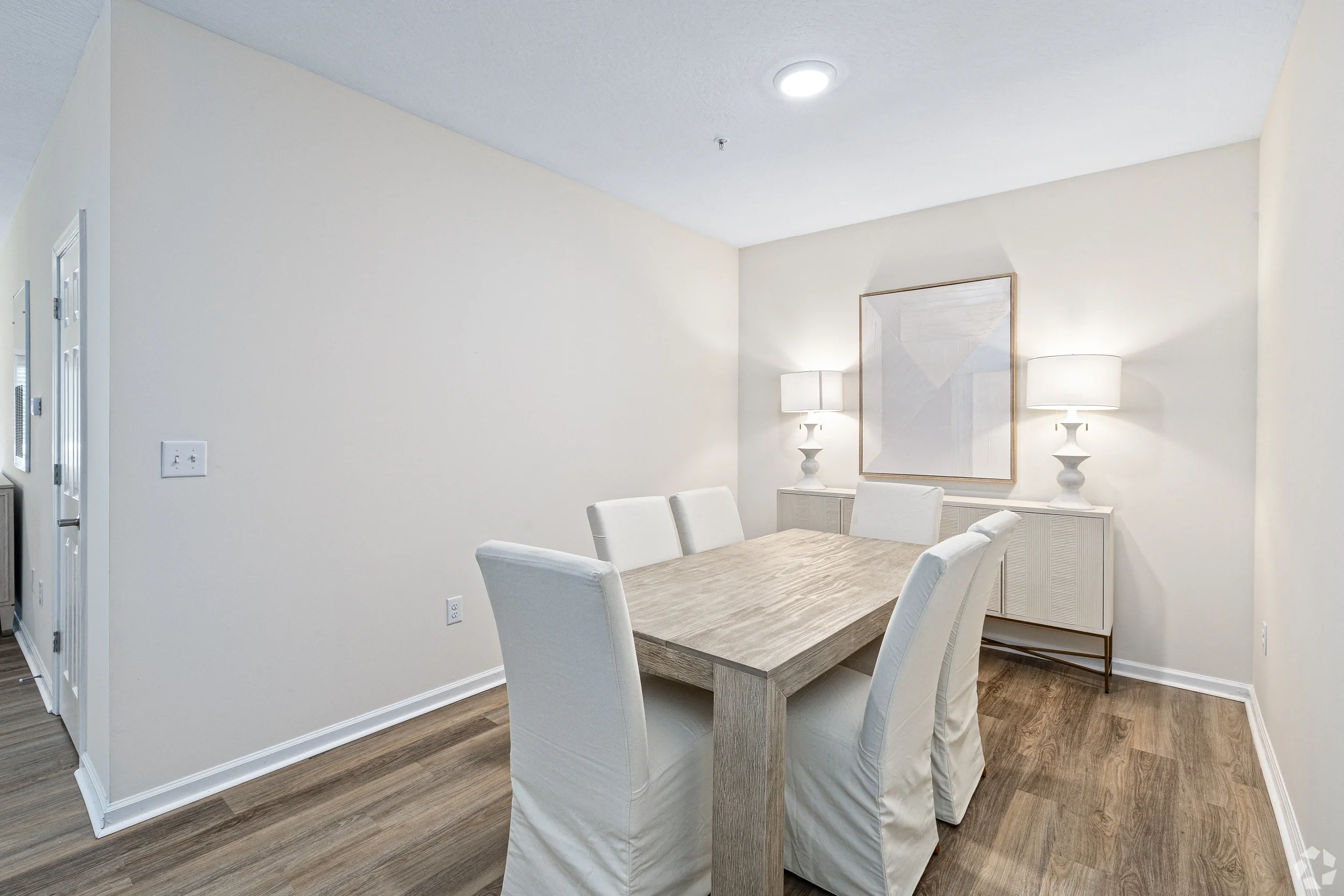 the-met-apartment-homes(2).webp