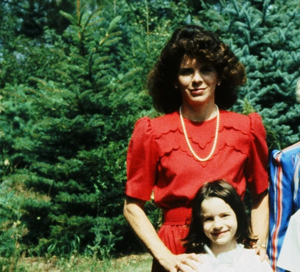 Mom & young Laura.JPG