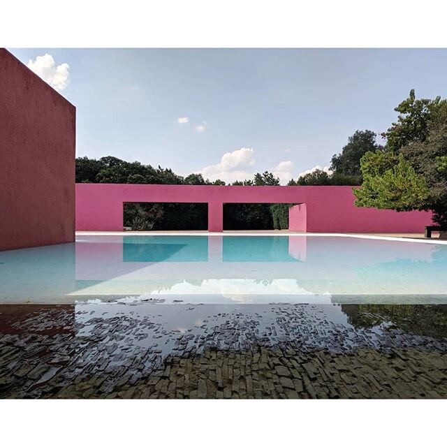 Reflection -- Texture --- Pattern -- Contrast -- Connection to Sky -- Connection to Outdoors -- Depth -- Framed Veiws -- Scale -- Shadow -- Light

#qualityspace #qualitylife #qualitylifestyle #architect #architecture #luisbarragan #sanchristobal #mex