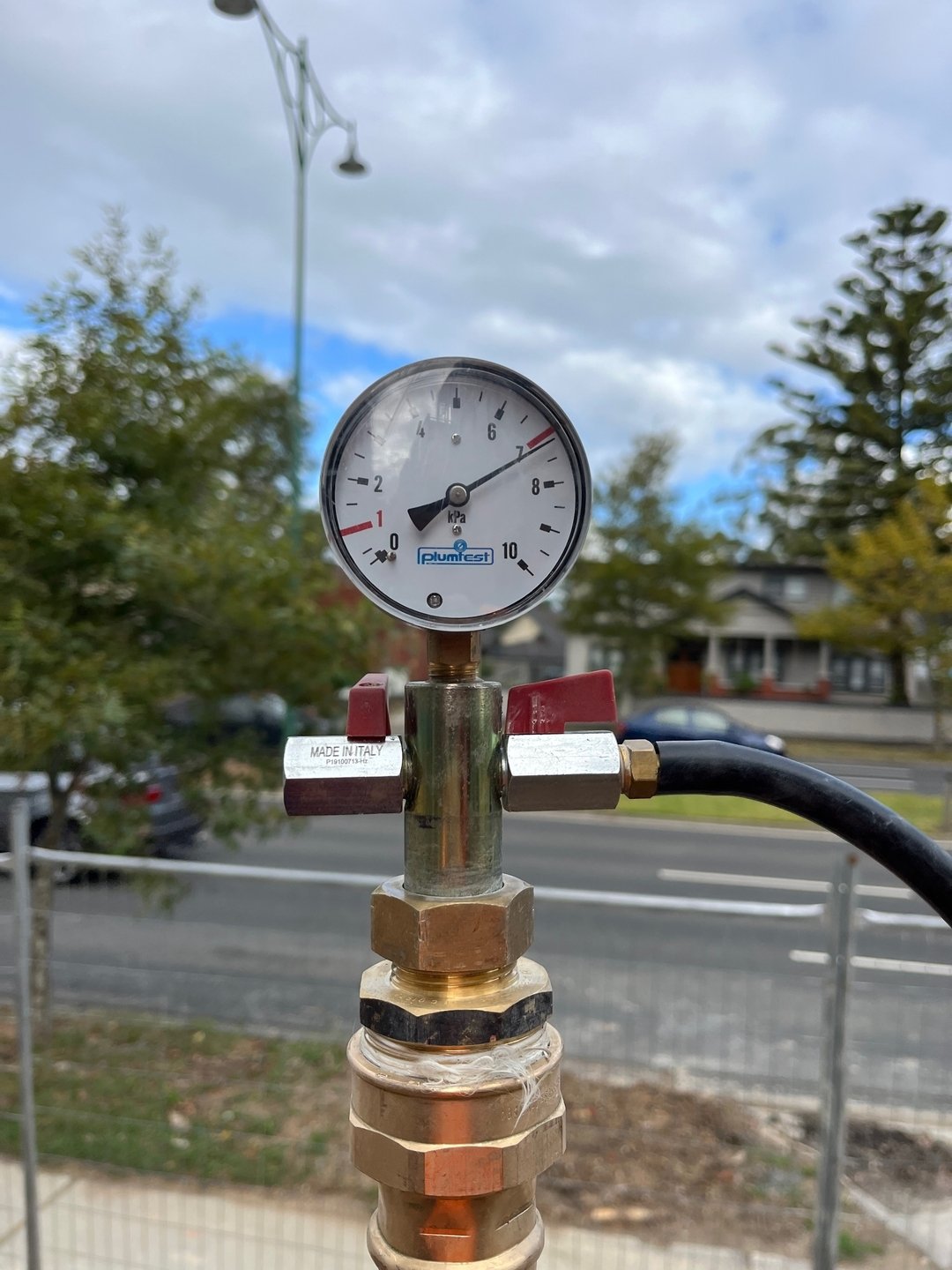Gas test complete ✅ This gas line was pumped to 7 kPa as per standards&mdash;ensuring everything&rsquo;s pressure-tight and ready before appliances are connected.
