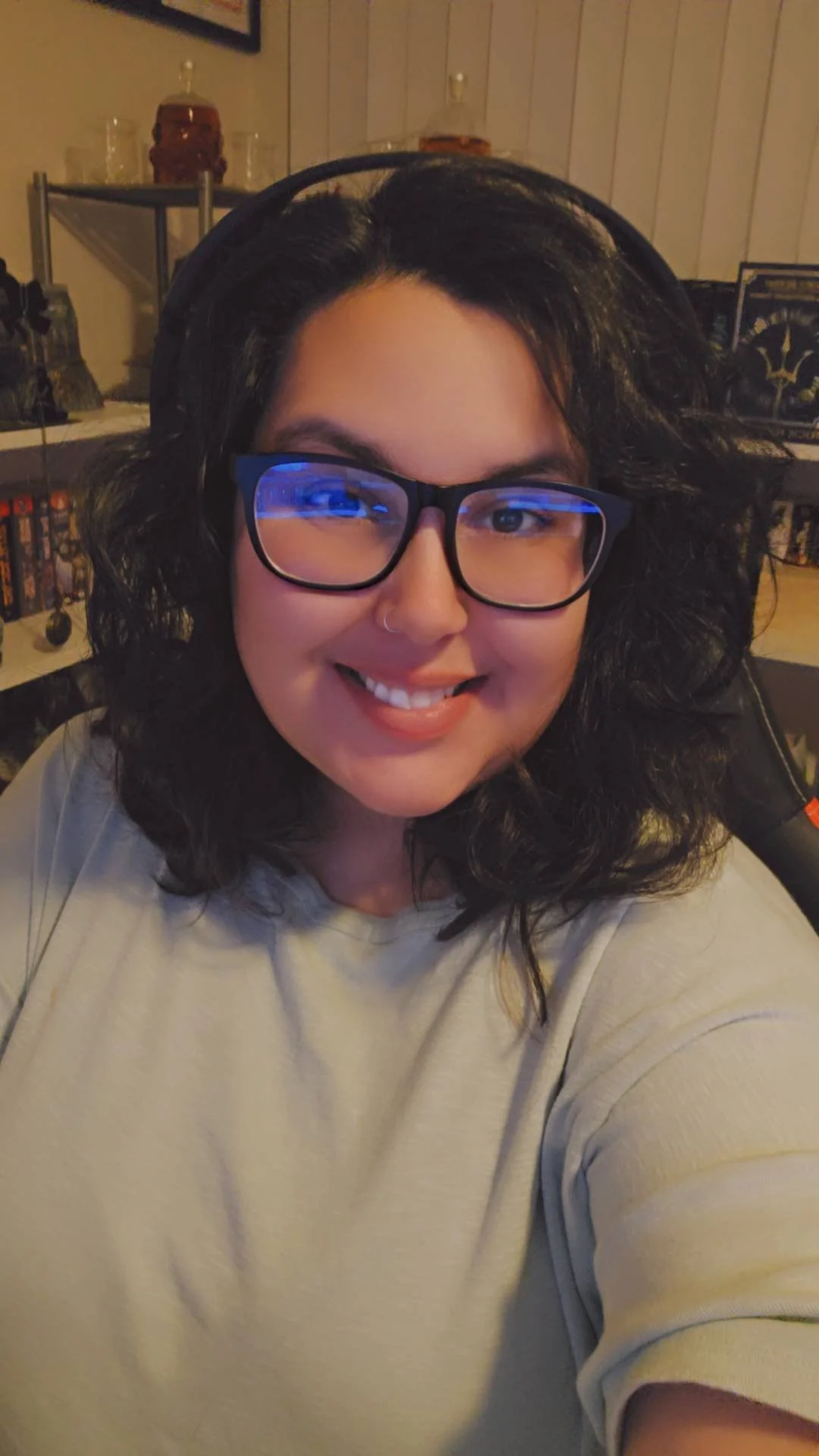 headshot of thehellosweetie