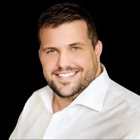 Headshot of Shawn Redfern