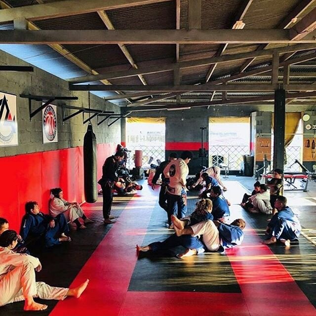 You have to put in the work if you want to see the results. Today we continue our bjj bootcamp in preparation for our upcoming jiu jitsu competition in Guatemala 🇬🇹 🇭🇳 OSSSSS #jiujitsu #beyondborders #worldcompssfoundation #honduras #workhard #di